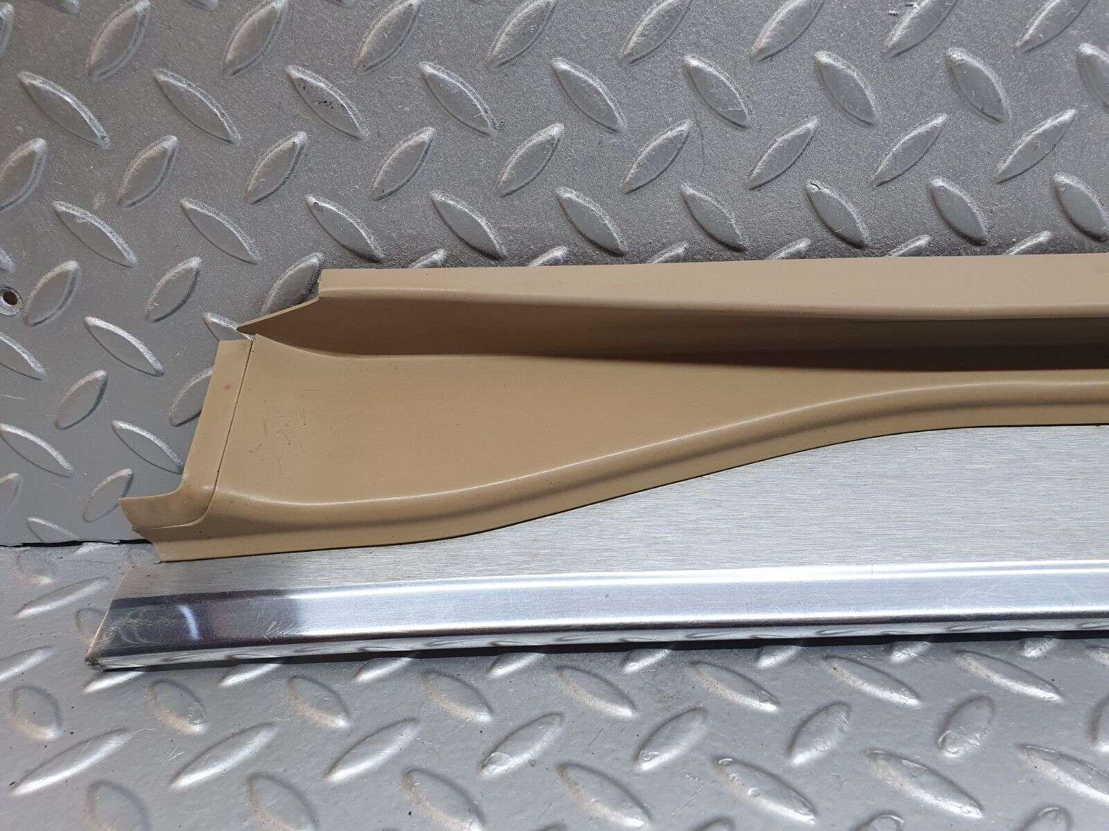 42444 Mercedes-Benz R129 320SL Coupe Right Door Sill Beige 1296800435