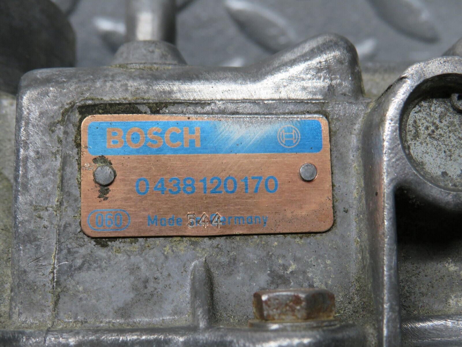 39274 Mercedes-Benz R107 500SL Air Flow Mass Meter Sensor Bosch 1161400618 0438120170