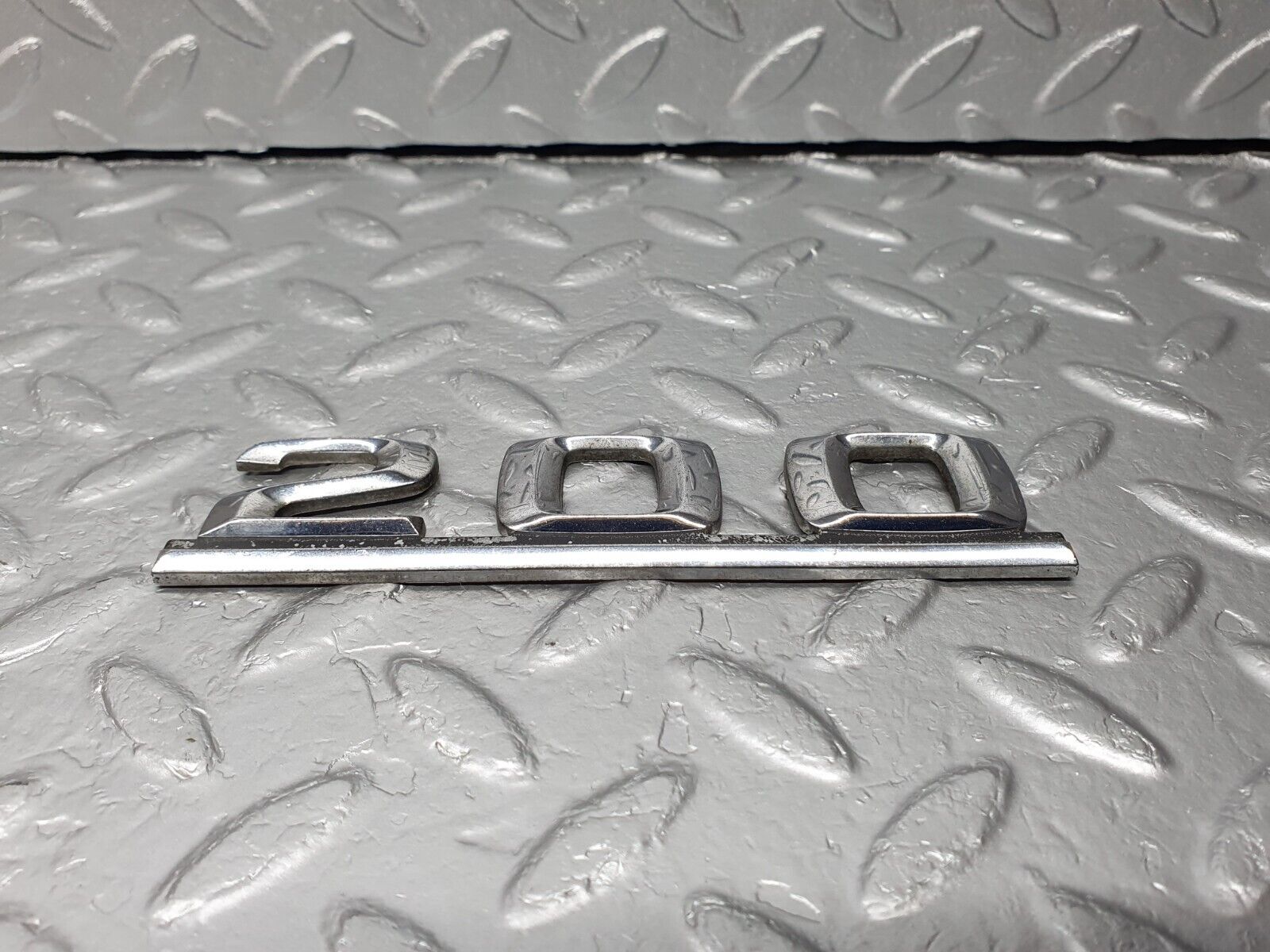 41699 Mercedes-Benz W124 200E Trunk Badge Emblem