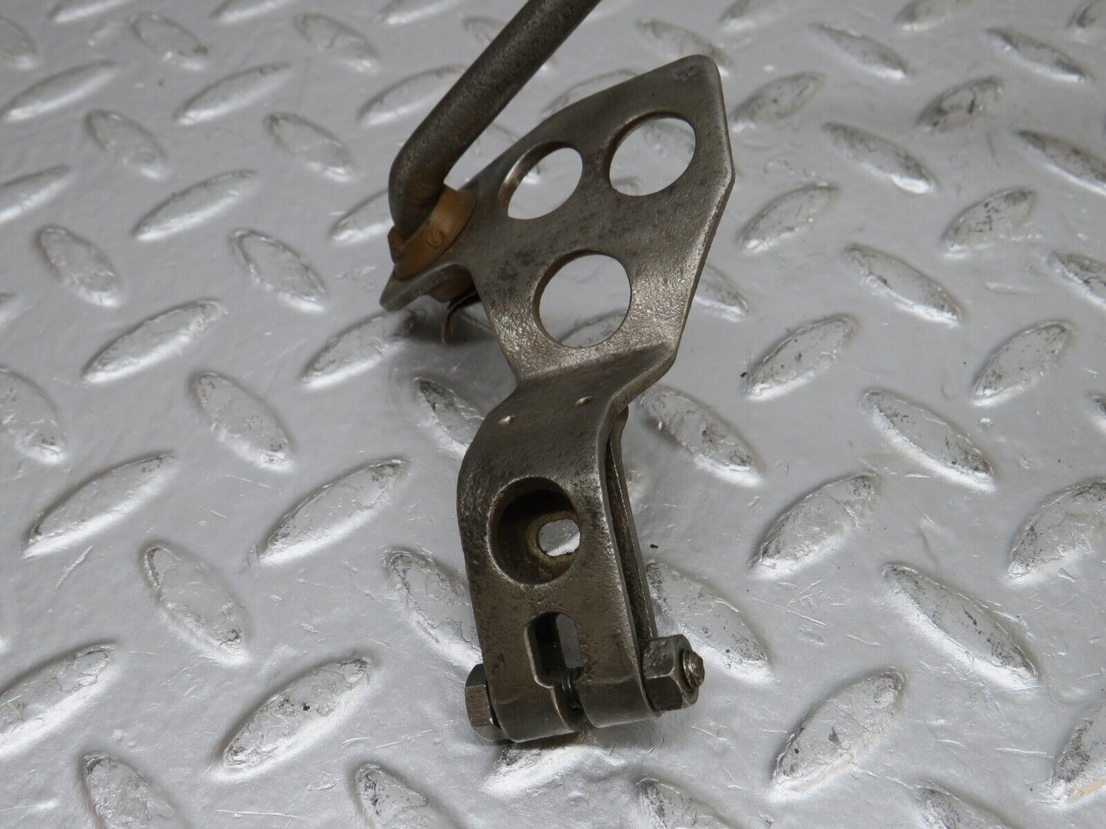 32810 Mercedes-Benz C107 R107 350 V8 Gearbox Linkage