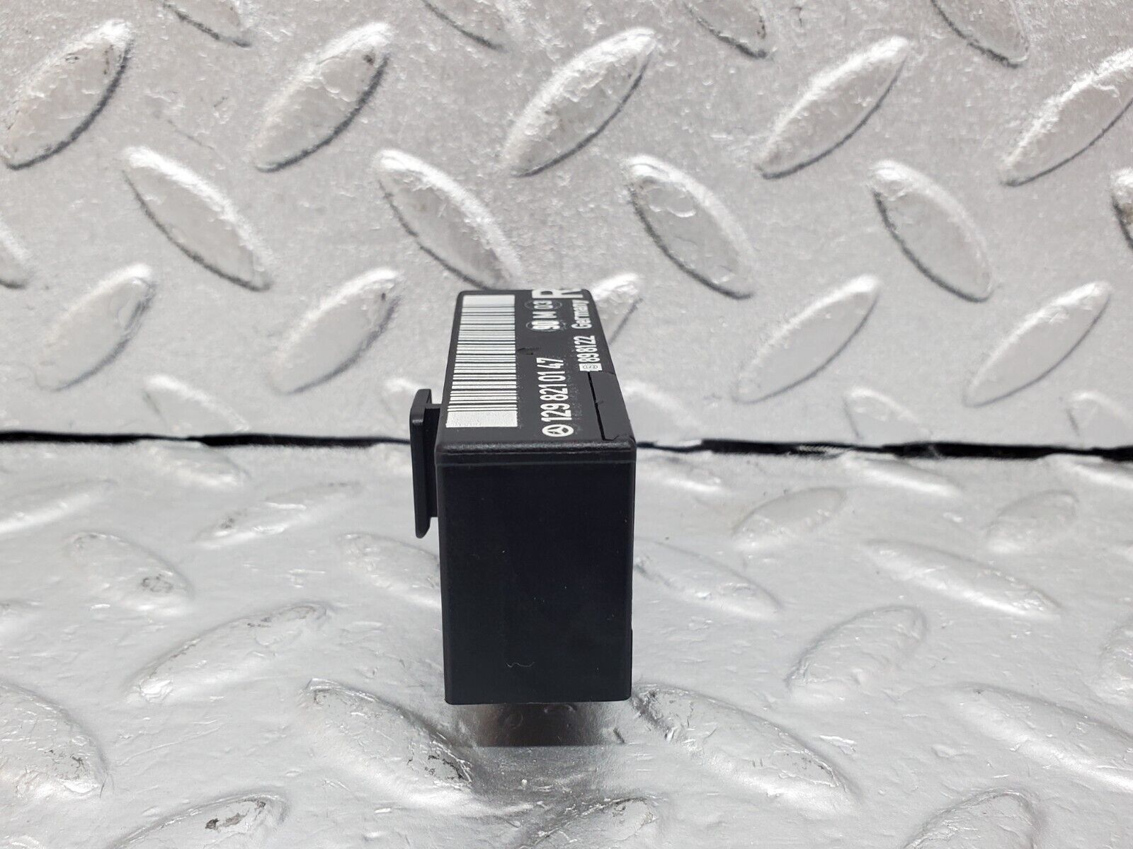 44899 Mercedes-Benz R129 300SL Coupe Right Seat Locking Relay 1298210147