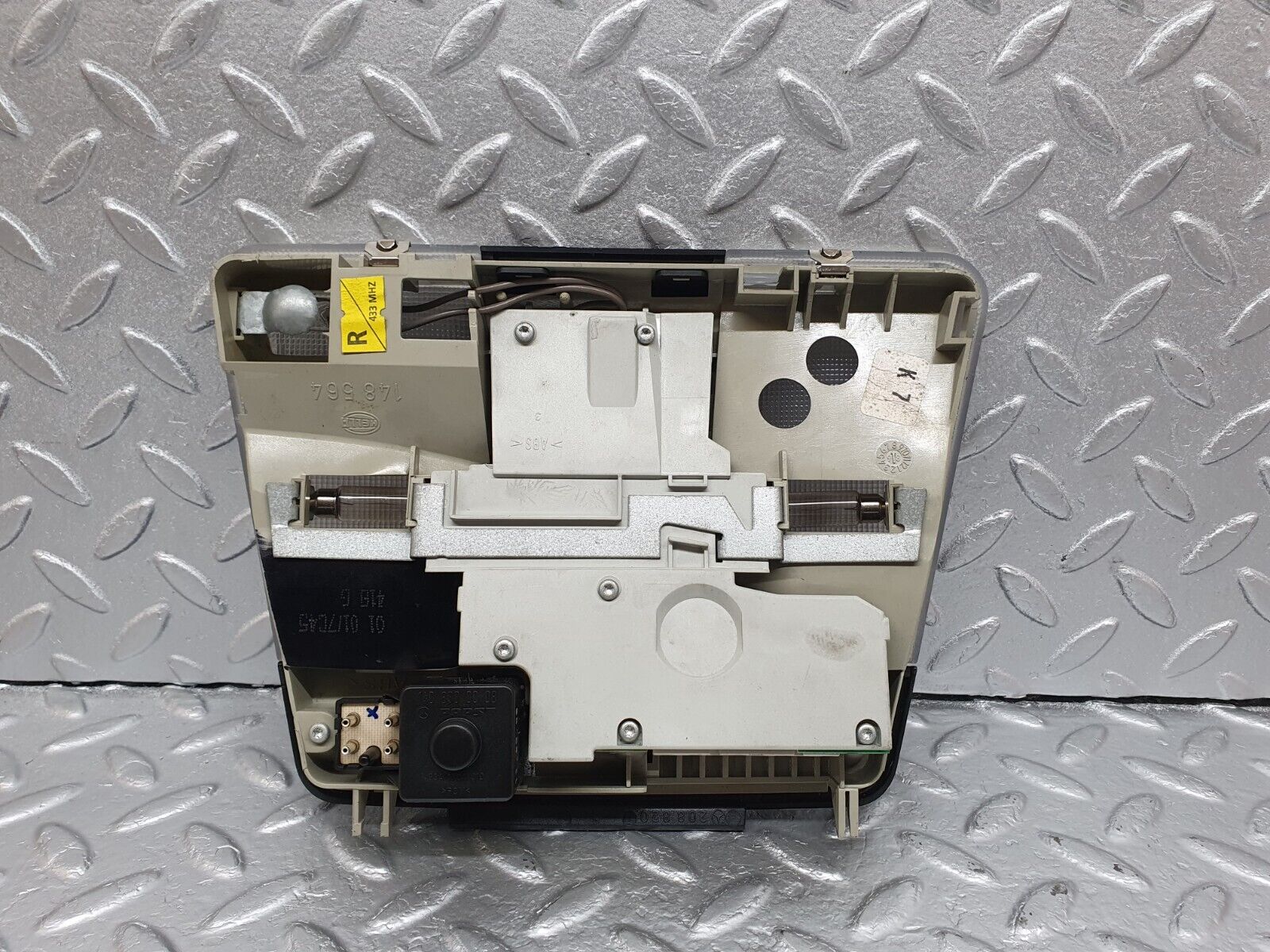 41906 Mercedes-Benz W202 C200 Interior Dome Light Hella 208820 148564 1408300008