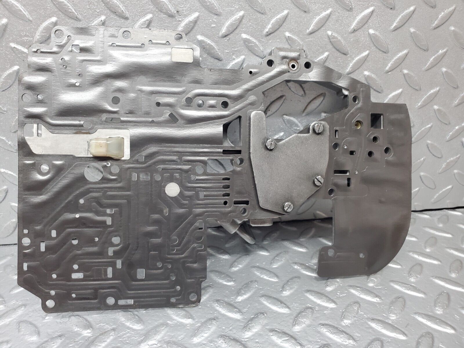 44575 Mercedes-Benz W123 280E Automatic Gearbox Valve Body 722.309 1262703115 1262772901