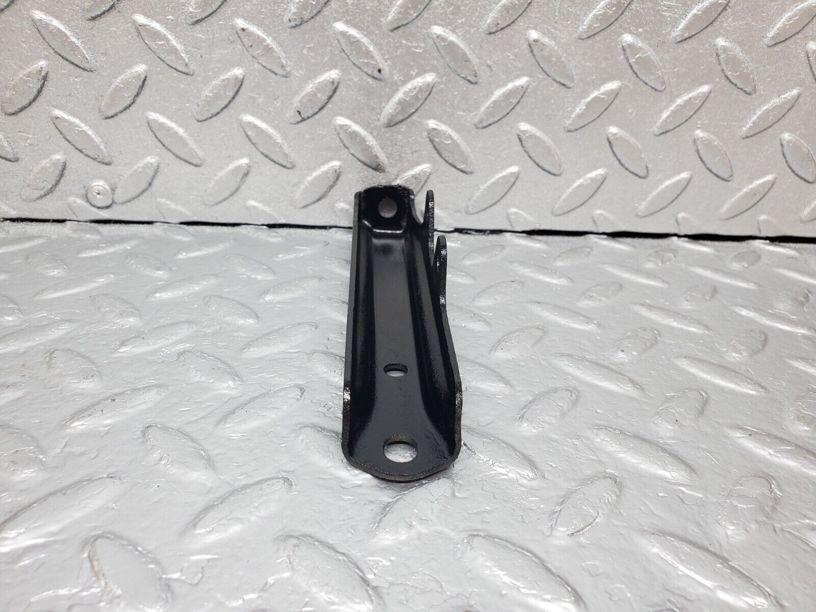 45270 Mercedes-Benz R129 300SL Coupe Air Intake Manifold Bracket