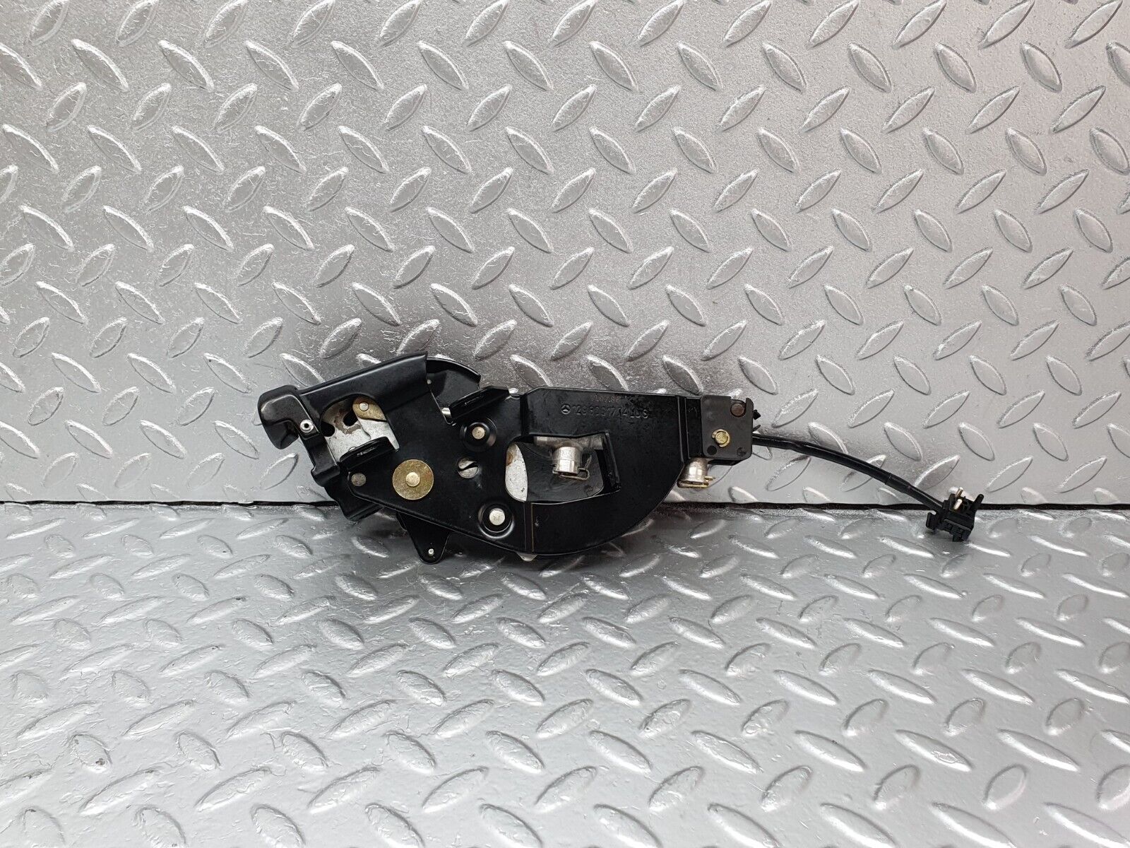 42154 Mercedes-Benz R129 320SL Coupe Rear Right Roof Lock Mechanism 1298001774