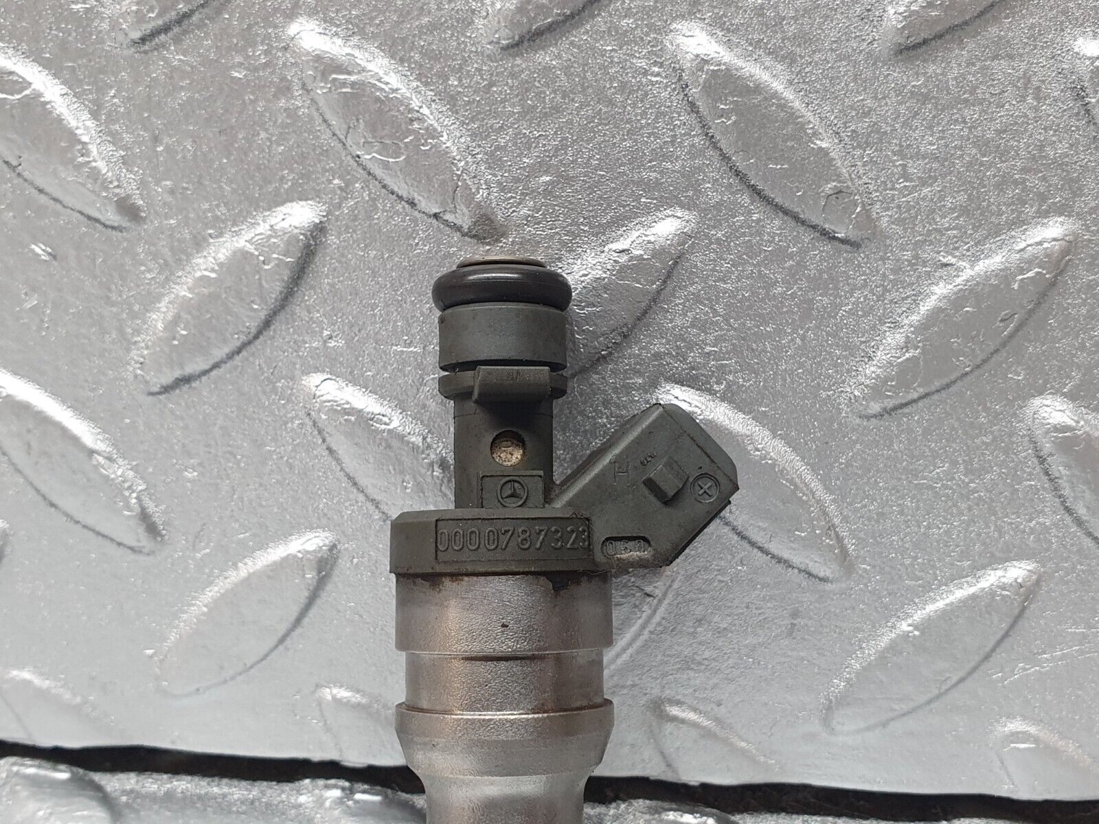 42374 Mercedes-Benz R129 320SL Coupe Fuel Injector Bosch 0000787323 0280155209