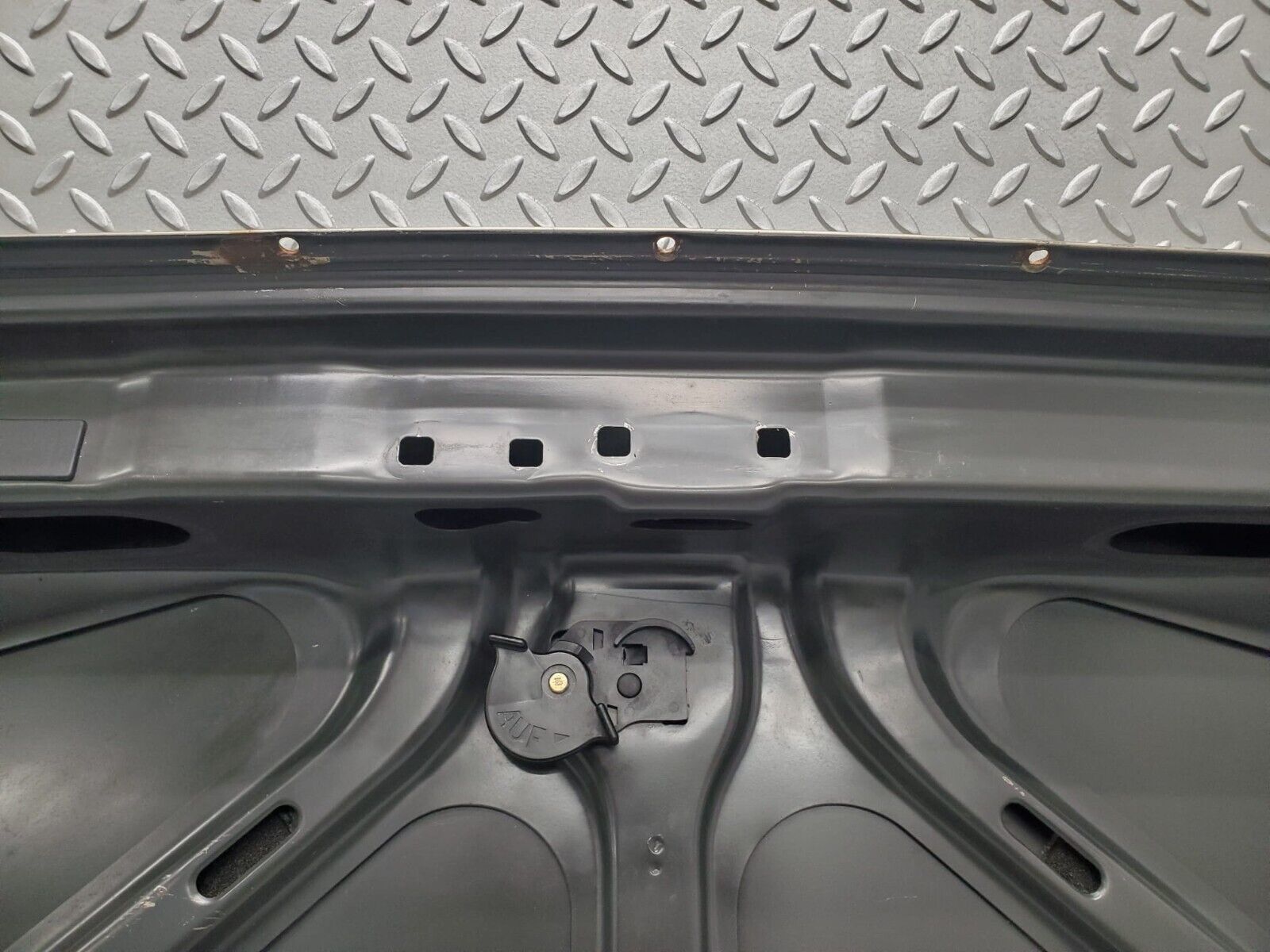 46100 Mercedes-Benz W126 420SE Boot Lid Trunk Door