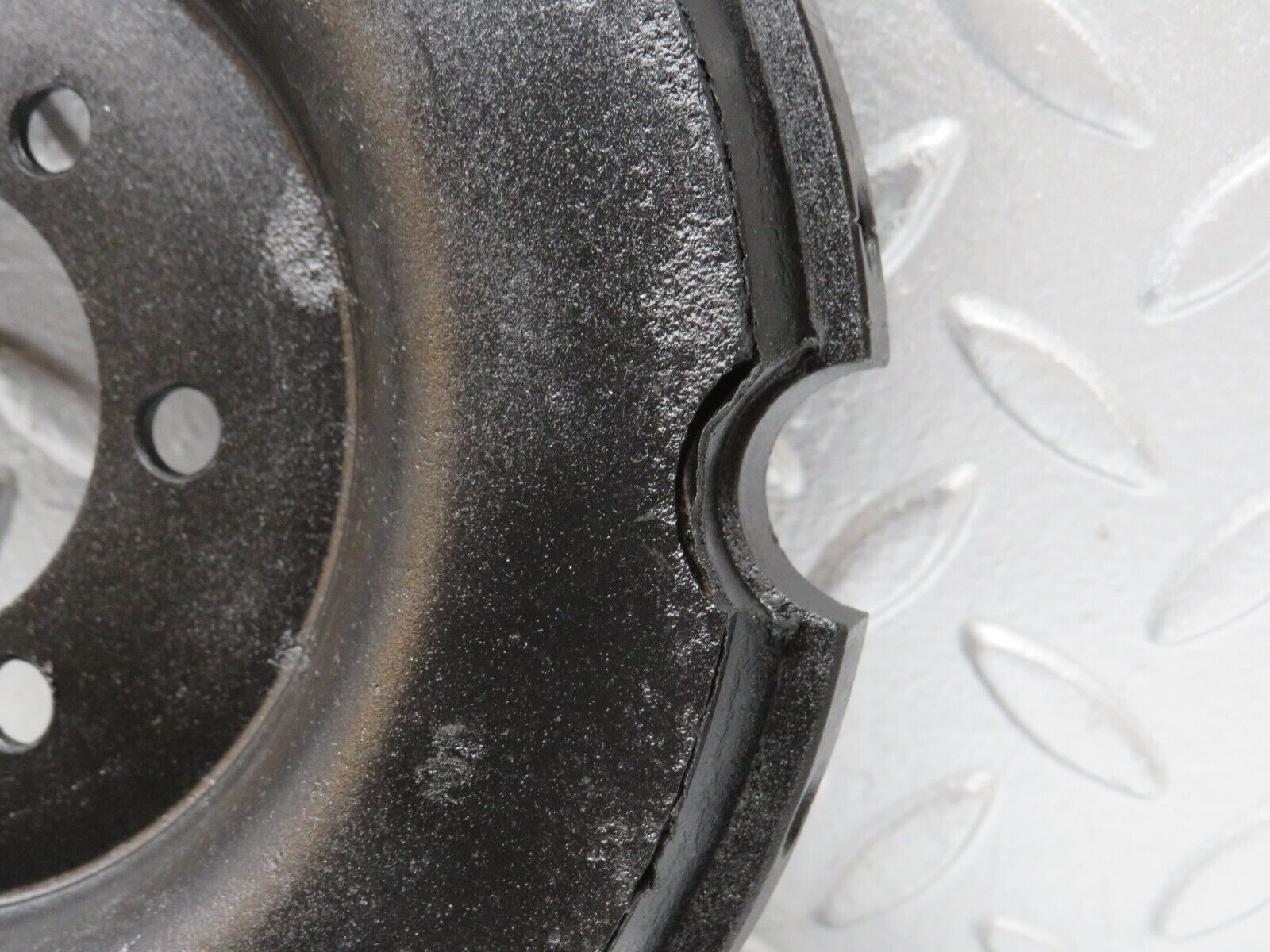 32984 Mercedes-Benz C107 R107 350 V8 Crankshaft Vibration Damper 1160300203