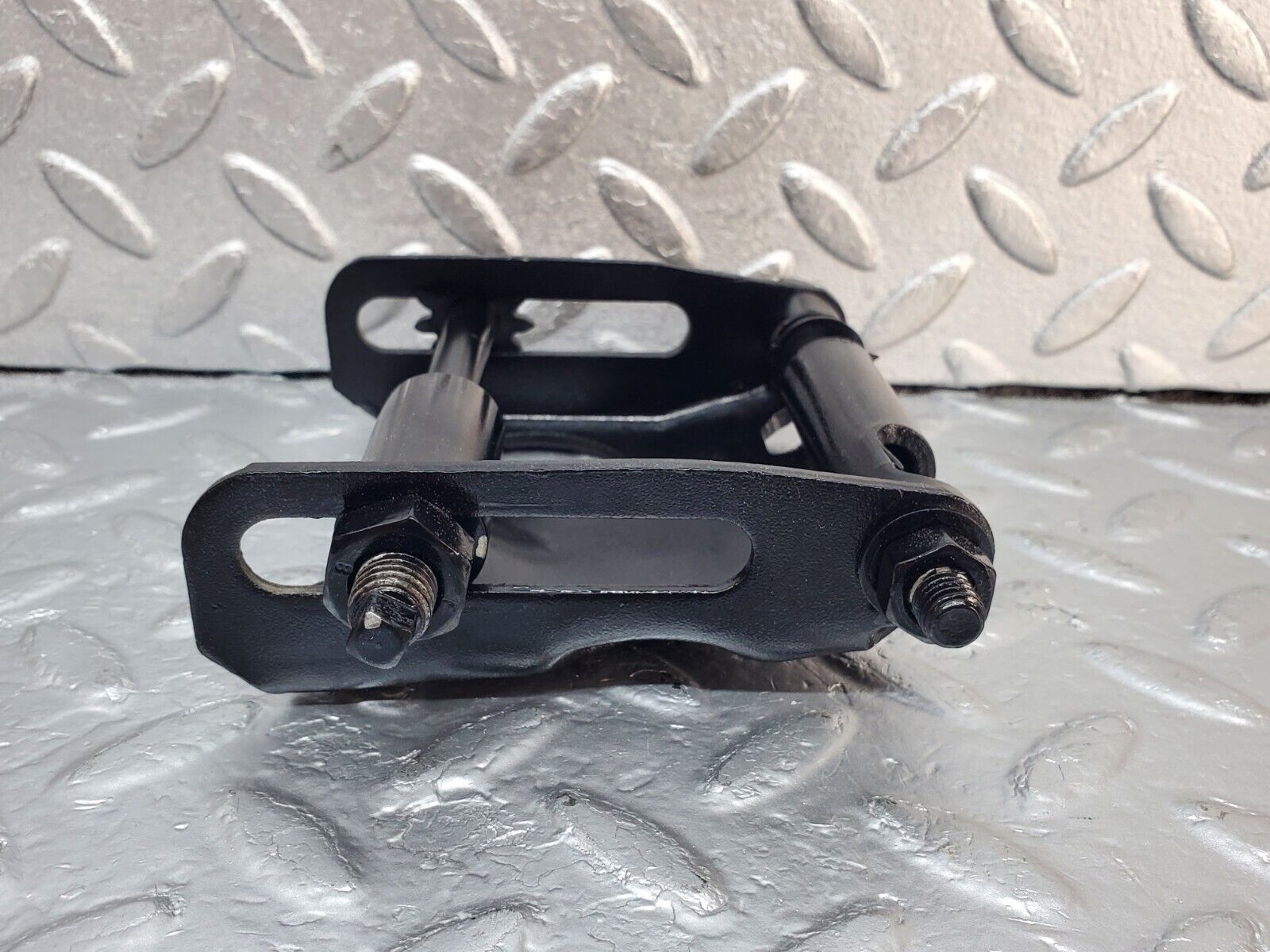 45365 Mercedes-Benz 280E M110.983 Alternator Generator Bracket