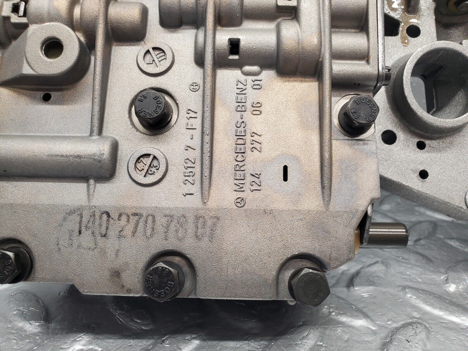 46313 Mercedes-Benz W124 280E Automatic Gearbox Valve Body 722.433 1242770601 1242771303