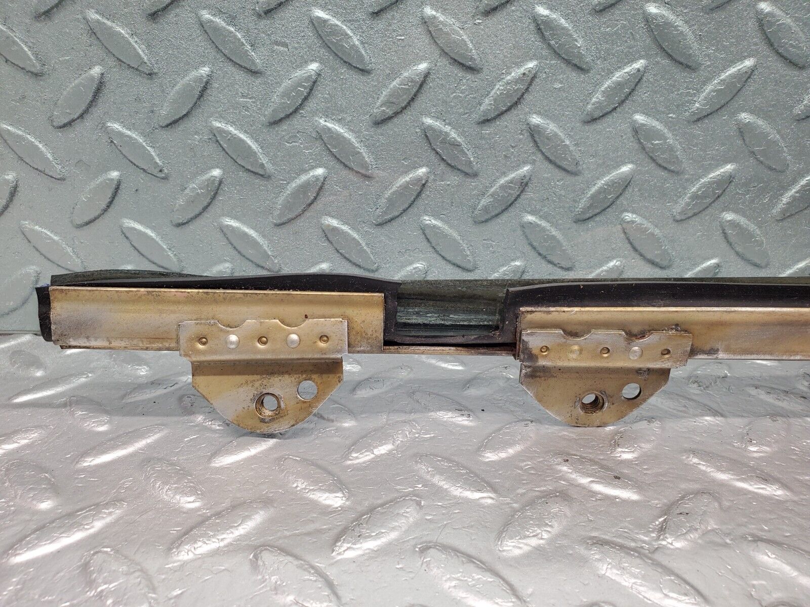 46432 Mercedes-Benz C123 280CE Coupe Rear Left Window Glass