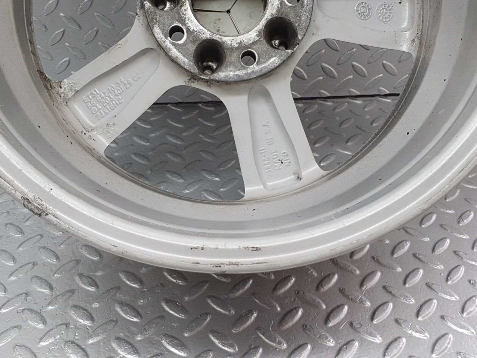 42020 Mercedes-Benz Alloy Wheel Set 7Jx16H2 8Jx16H2 ET31 ET32 2034012902