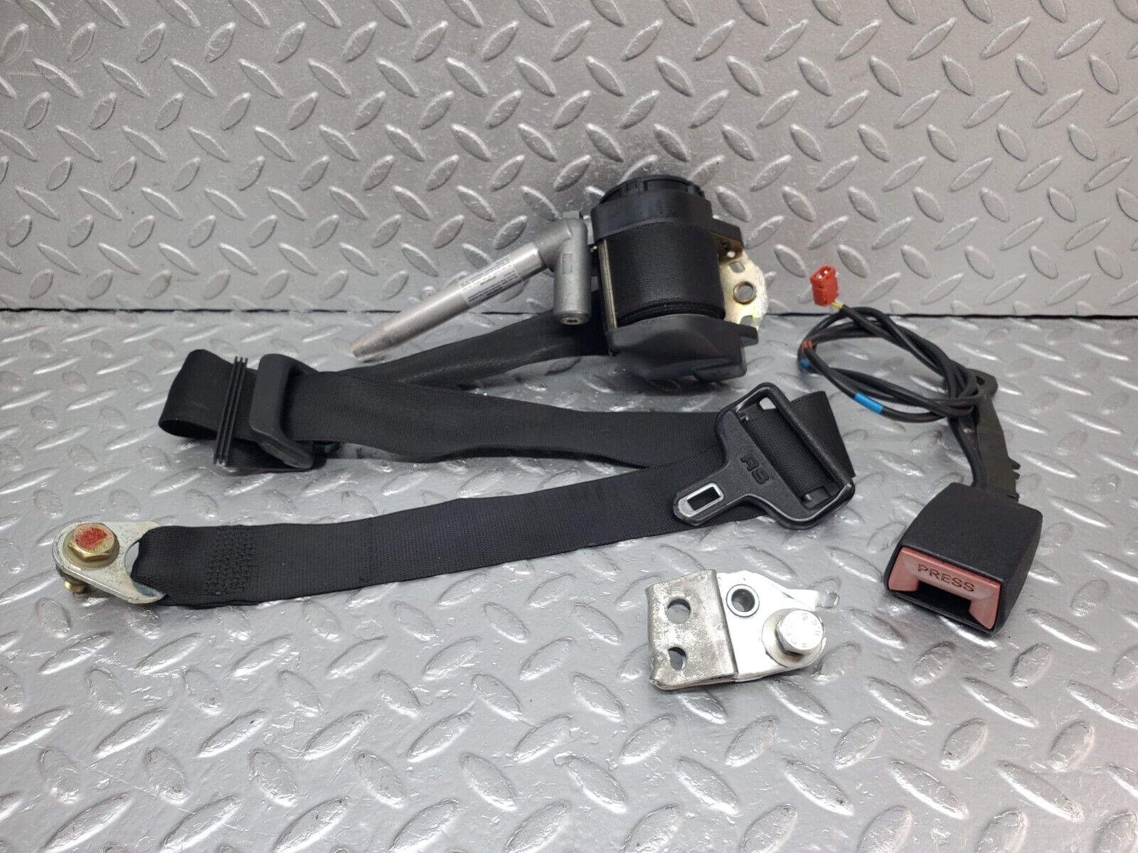 44837 Mercedes-Benz W124 220E Front Right Seat Belt With Buckle 1248600686