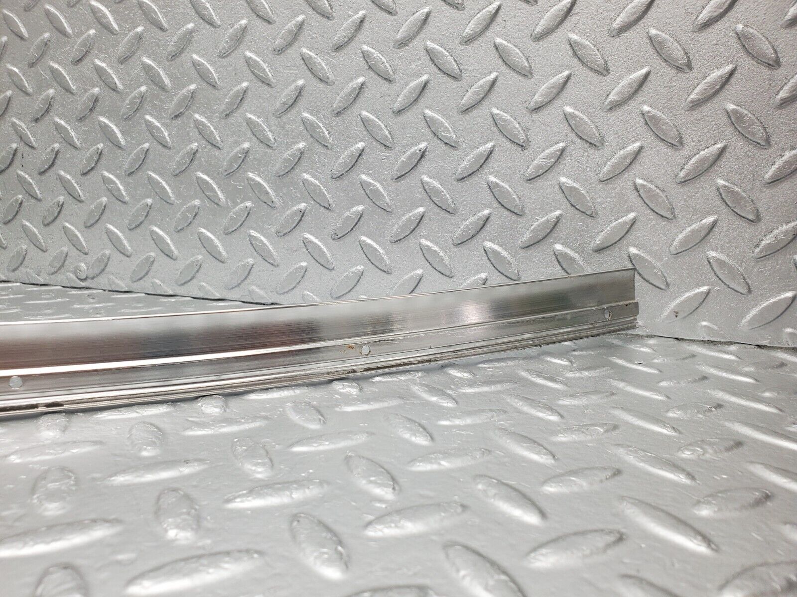 46503 Mercedes-Benz C123 280CE Coupe Chrome Roof Trim Cladding Right Side