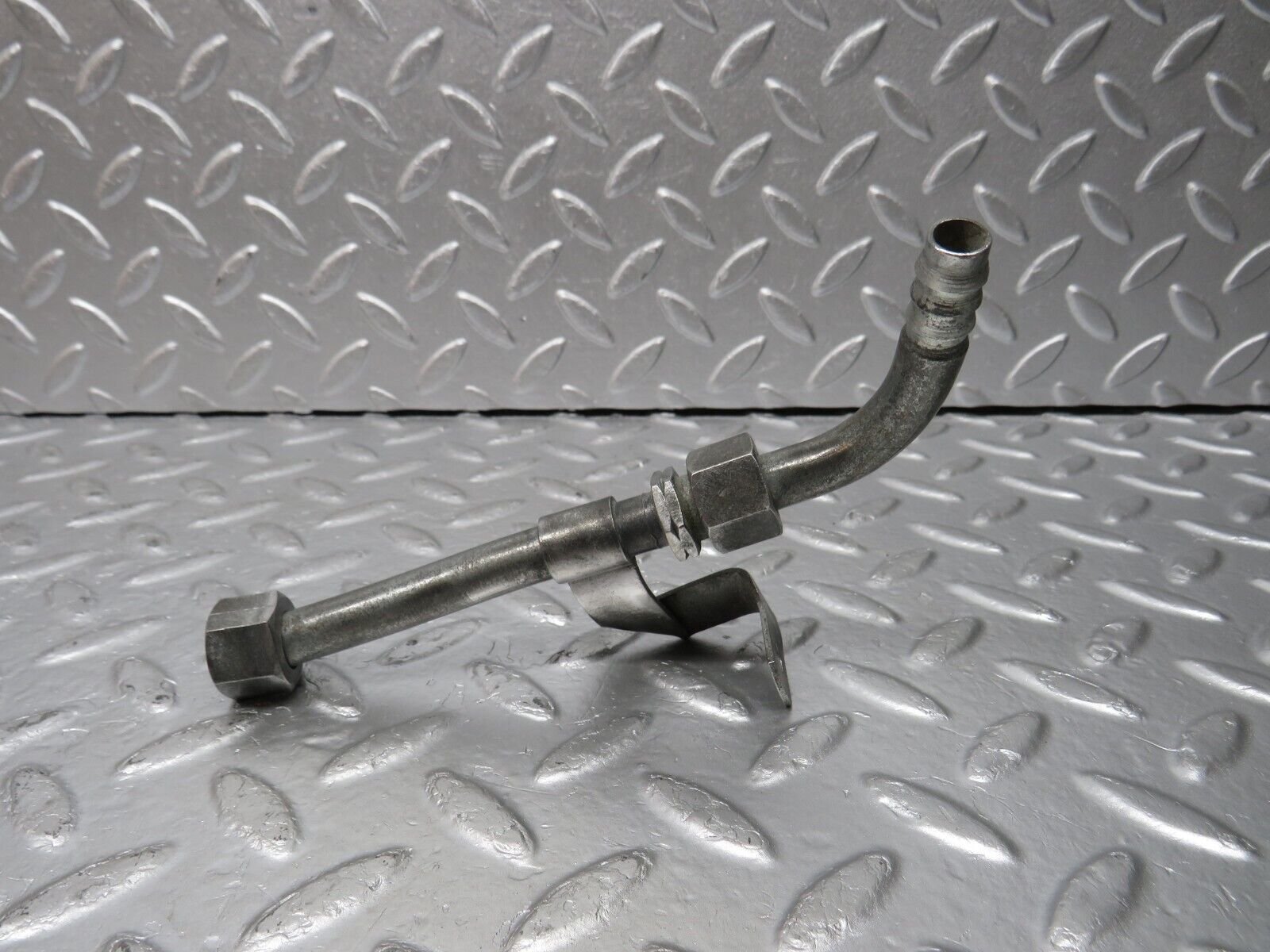 33071 Mercedes-Benz C107 R107 350 V8 Oil Hose Pipe