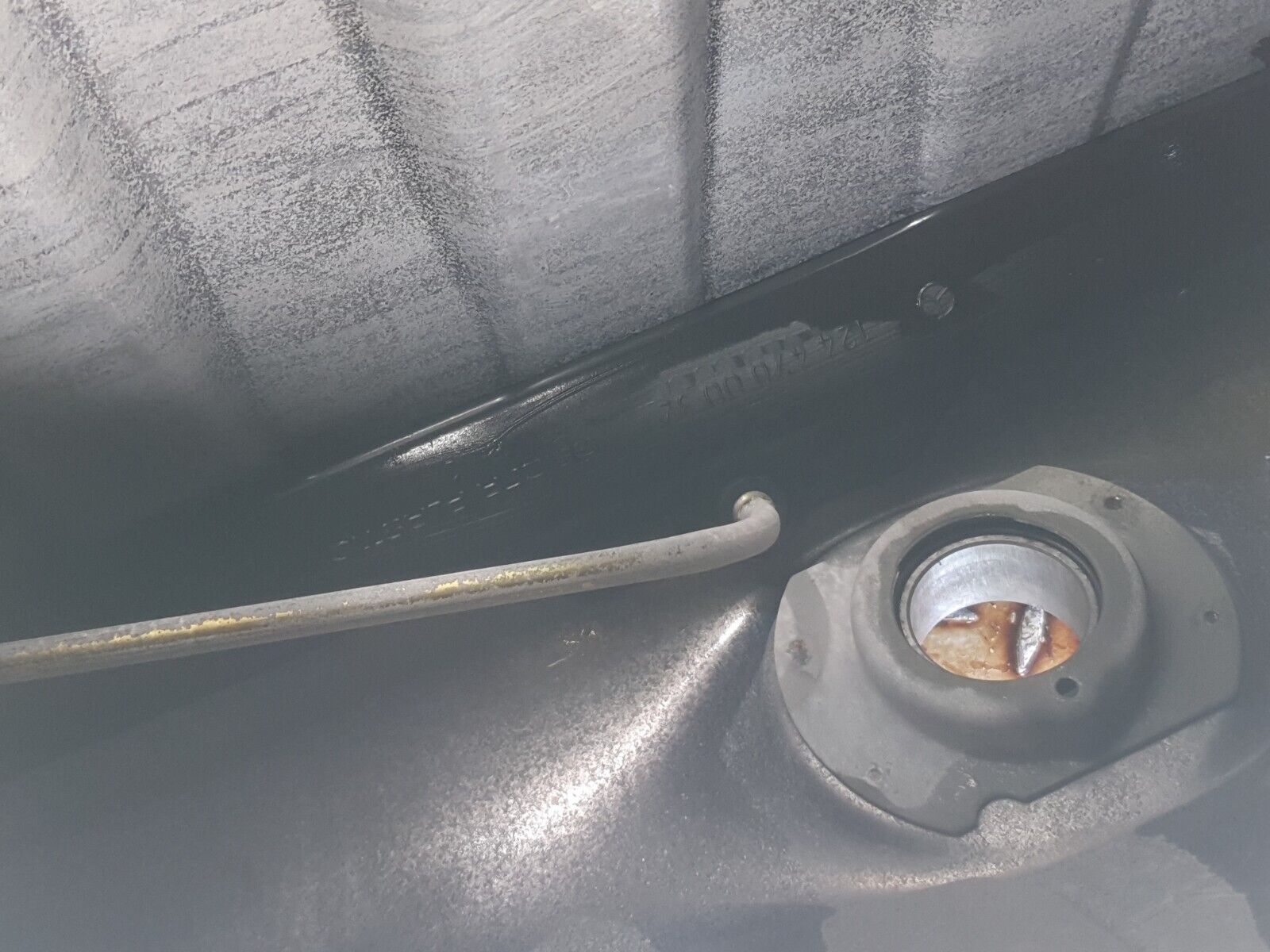 41732 Mercedes-Benz W124 200E Fuel Tank 2014710521