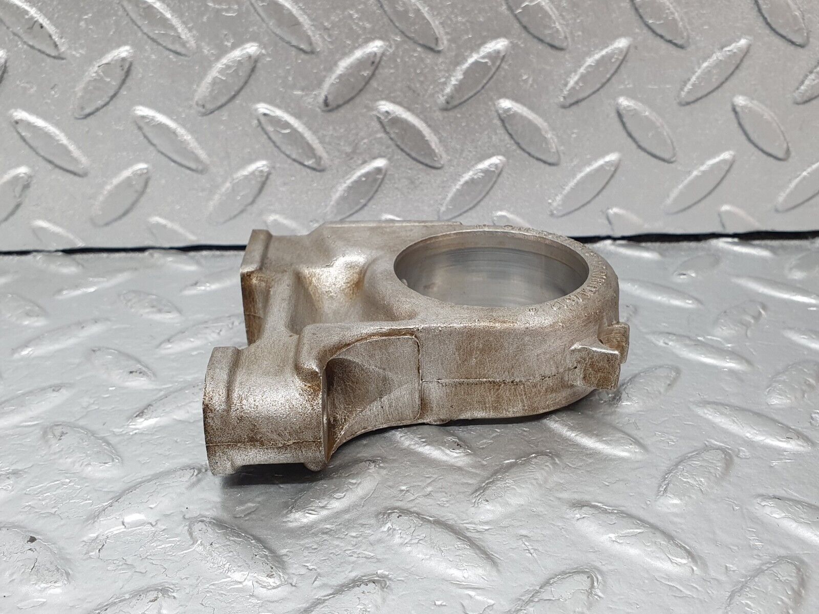 43798 Mercedes-Benz C126 380SEC Coupe Camshaft Tower Bearing 1160514612