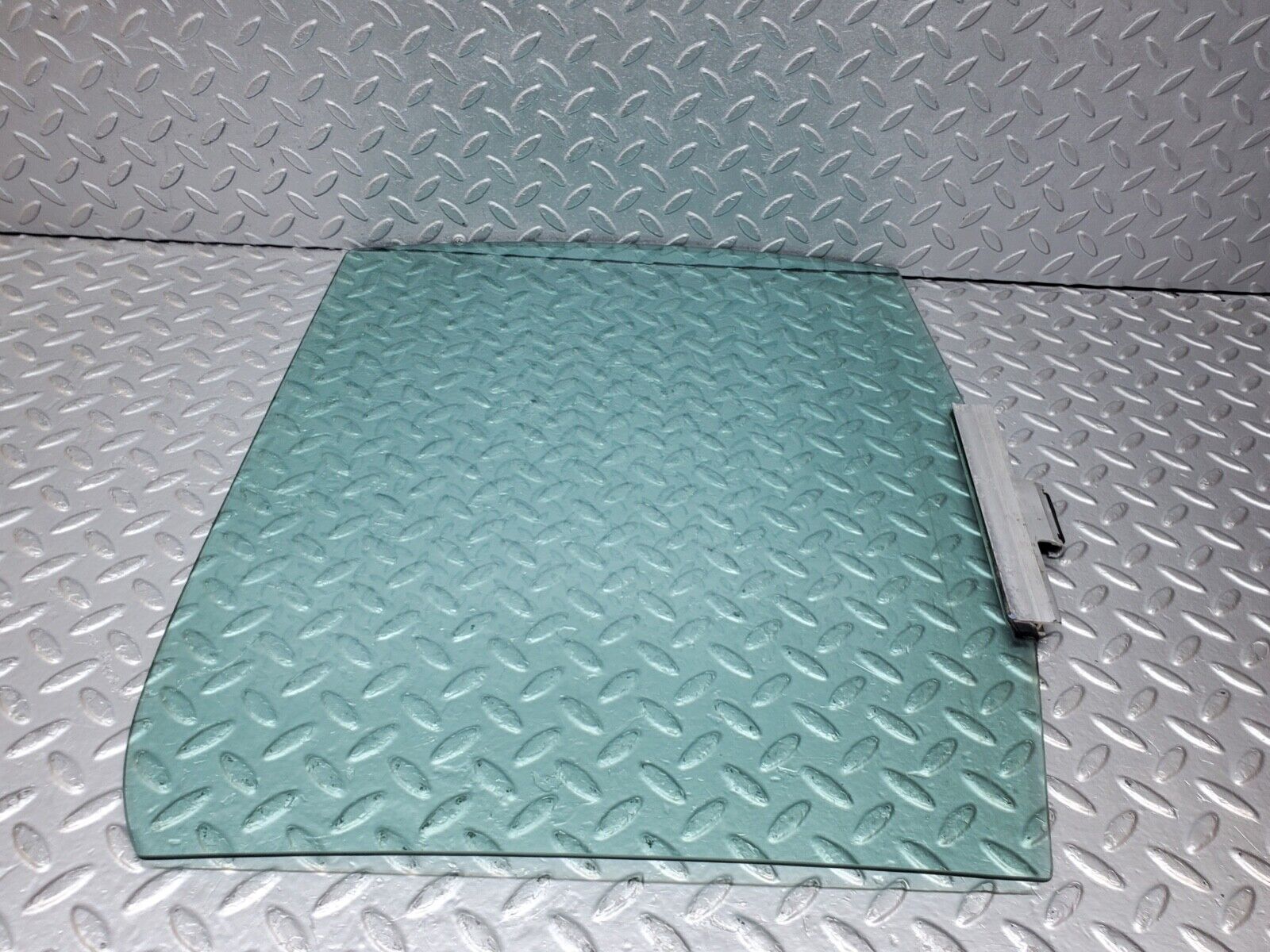 44619 Mercedes-Benz W124 220E Rear Right Door Window Glass