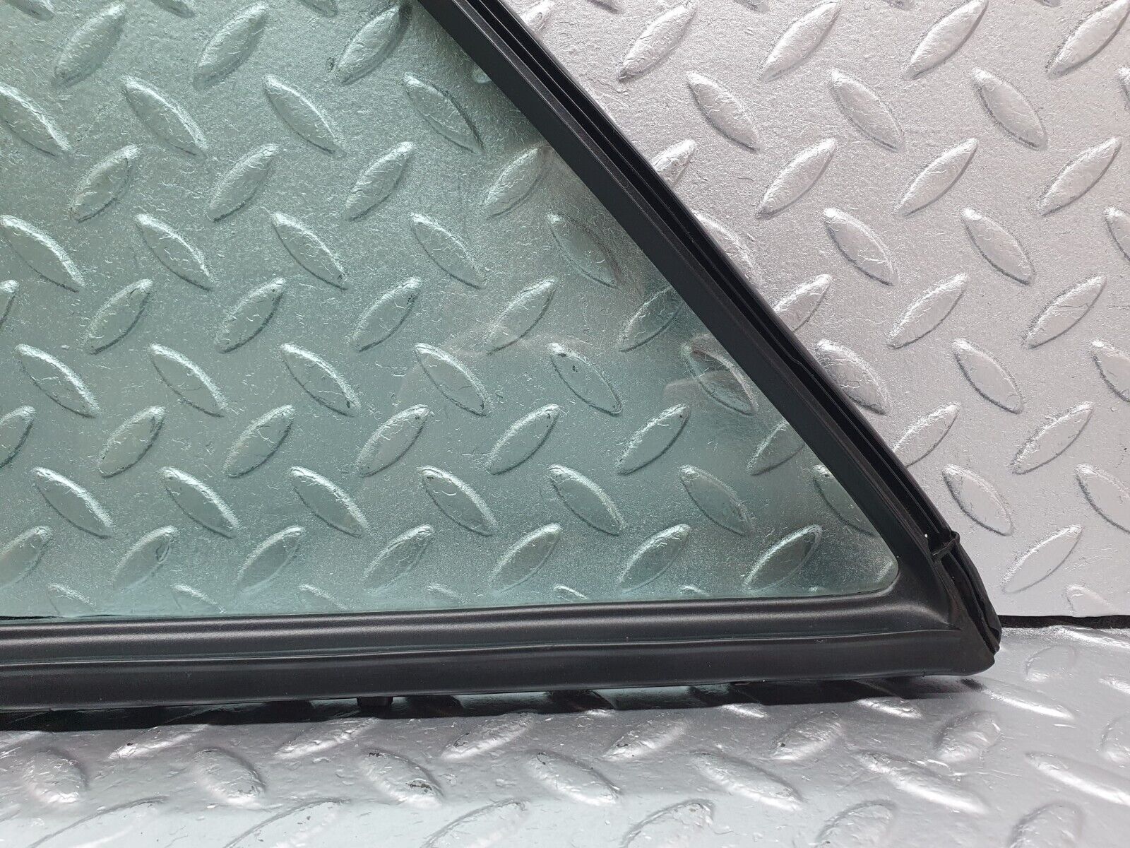 42870 Mercedes-Benz W201 190 2.0L Rear Right Quarter Window Glass 2017350624