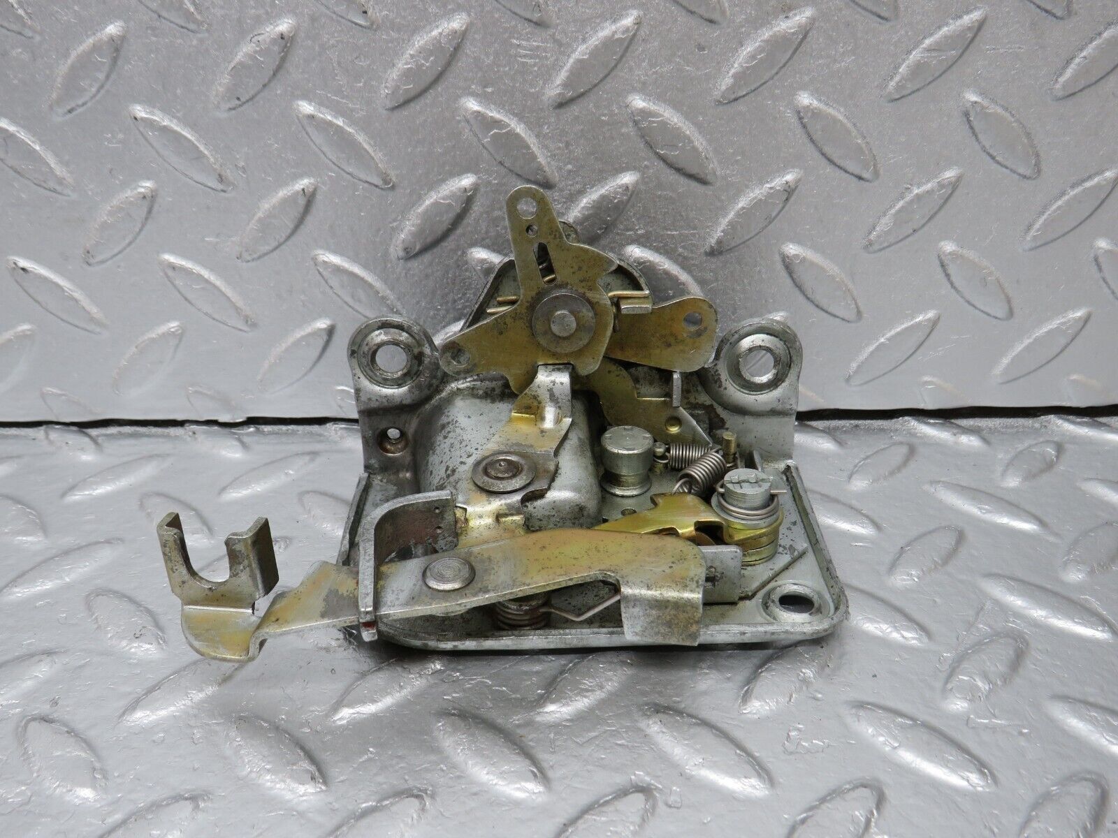 39838 Mercedes-Benz R107 350SL Right Door Lock Mechanism