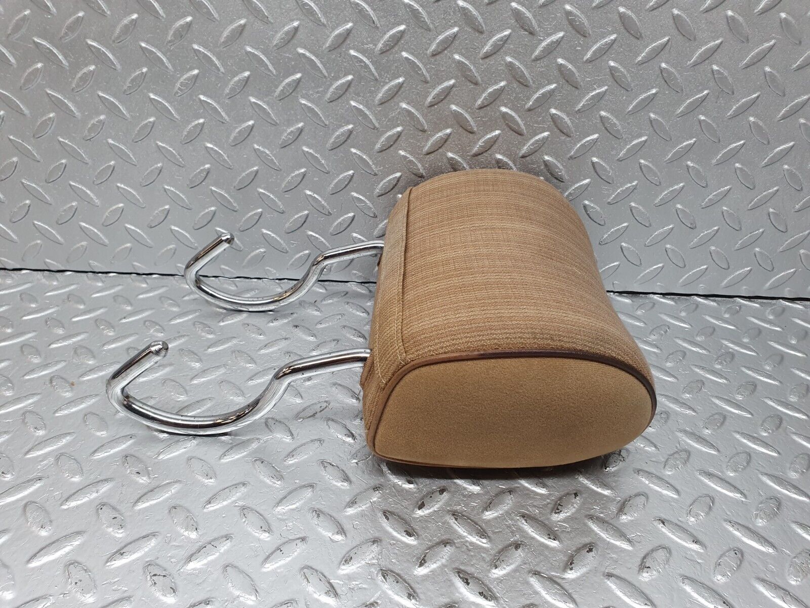 41726 Mercedes-Benz W124 200E Rear Headrest