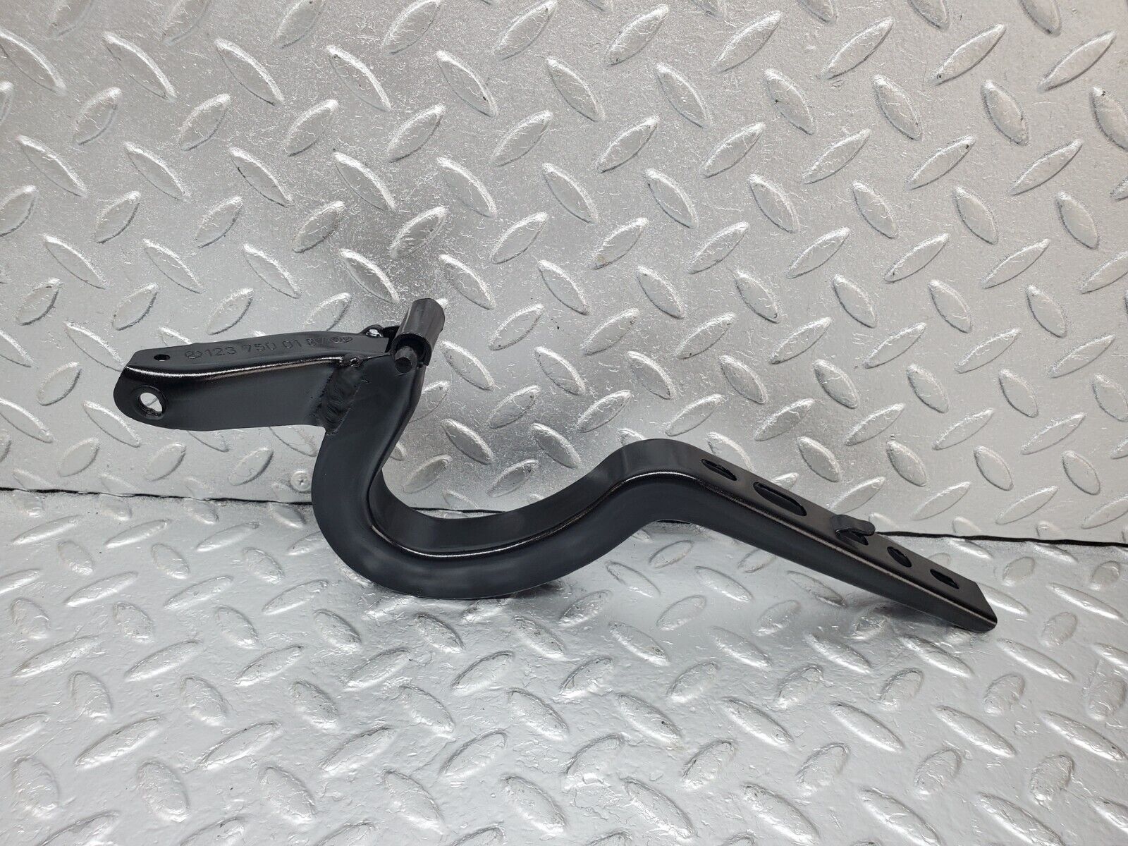 44481 Mercedes-Benz W123 280E Trunk Lid Hinge Left Side 1237500187