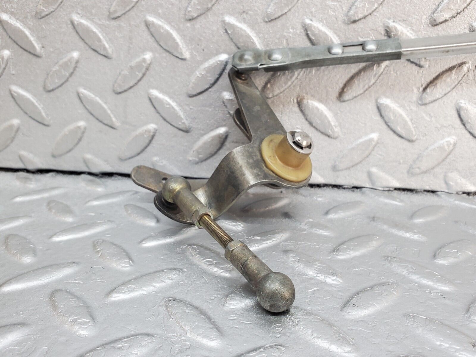 45370 Mercedes-Benz 280E M110.983 Throttle Linkage