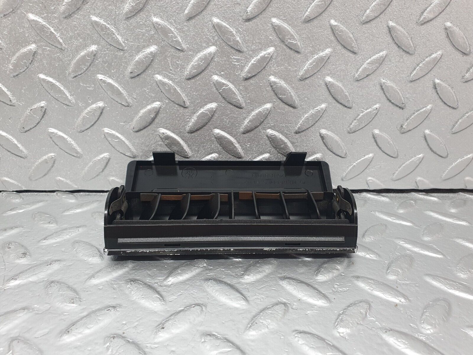 43679 Mercedes-Benz C126 380SEC Coupe Centre Console Air Vent 1268300013