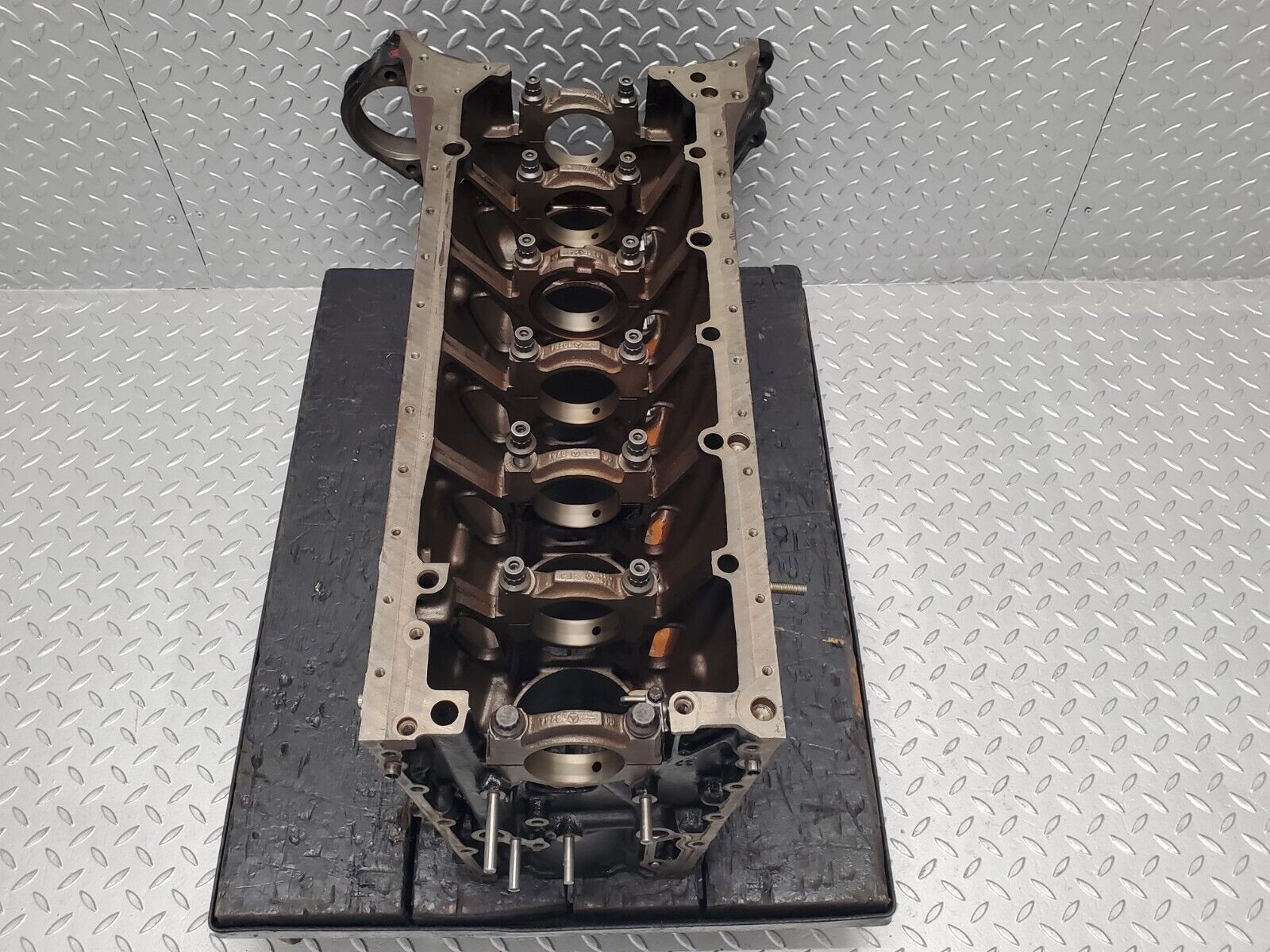 46315 Mercedes-Benz W124 280E Engine Block 104.942 1040111201