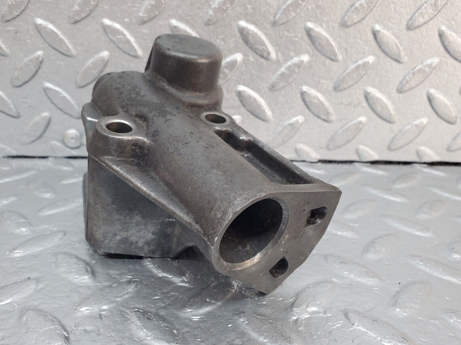 45416 Mercedes-Benz 280E M110.983 Ignition Distributor Housing 1101580515