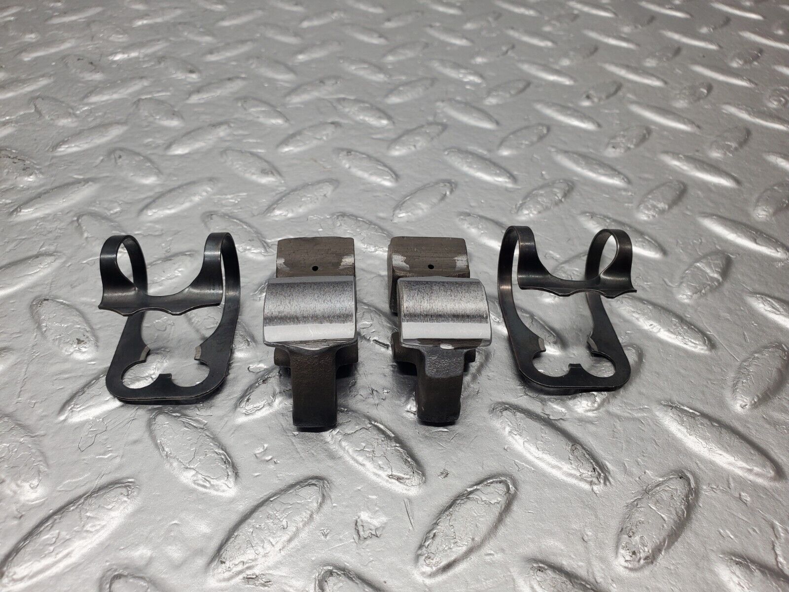 46611 Mercedes-Benz C123 280CE Coupe Valve Rocker Arm With Spring And Tappet