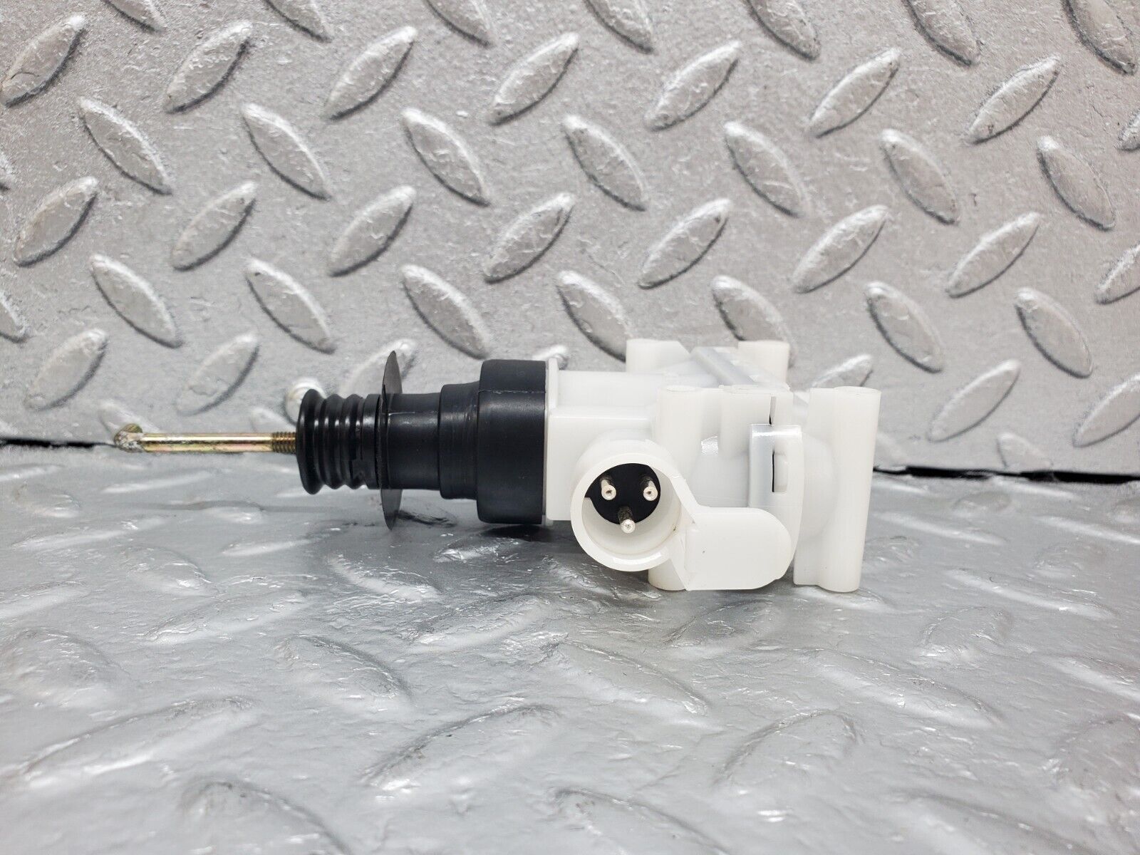 44951 Mercedes-Benz R129 300SL Coupe Right Door Lock Vacuum Actuator