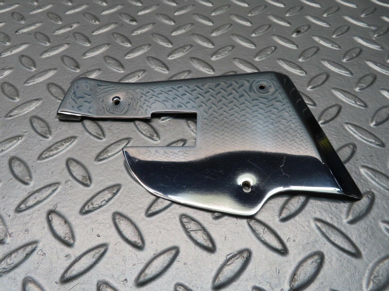 11689 Mercedes-Benz R107 450SL Left Door Chrome Cover