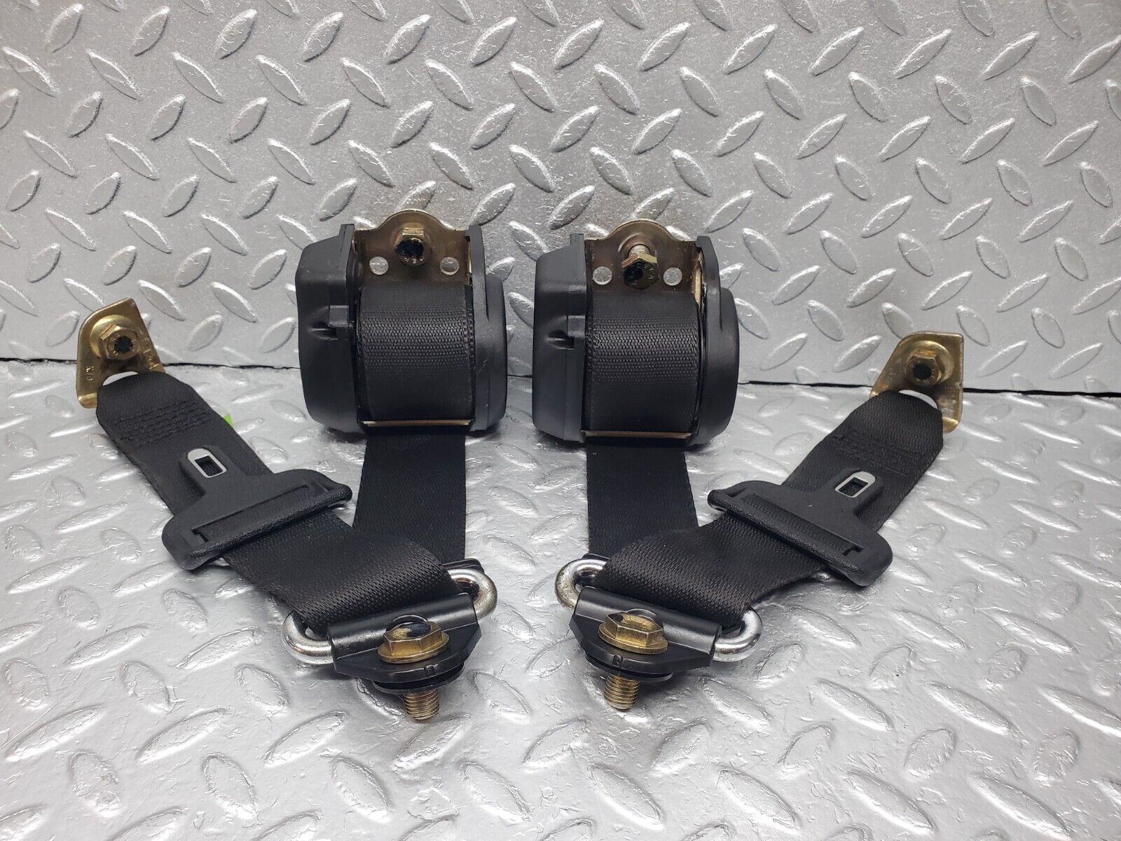 45865 Mercedes-Benz W126 420SE Rear Seat Belt Set With Buckles 1268601886 1248601185 1268601396