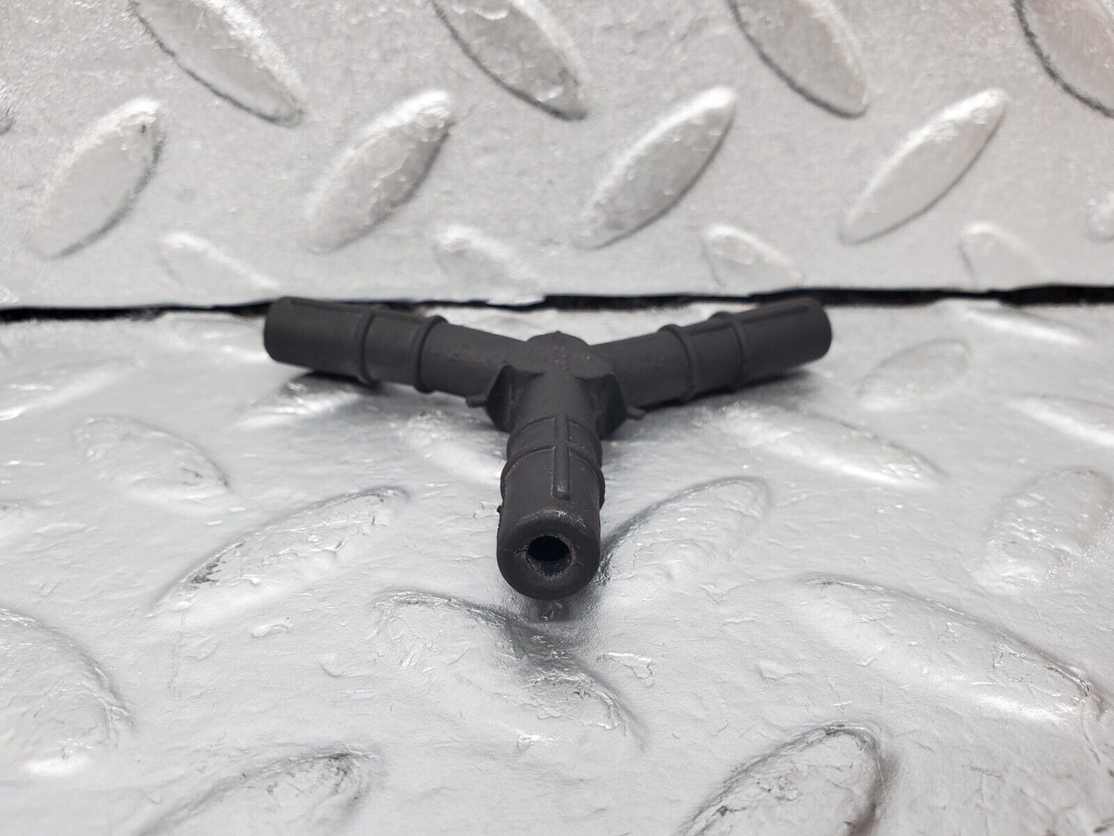 45450 Mercedes-Benz 280E M110.988 Vacuum Distributor Pipe Hose