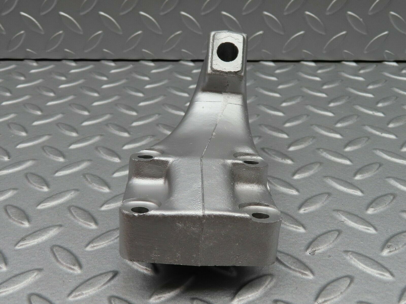 5112 Mercedes-Benz R107 350SL Engine Mount Bracket Right Side 1162234704