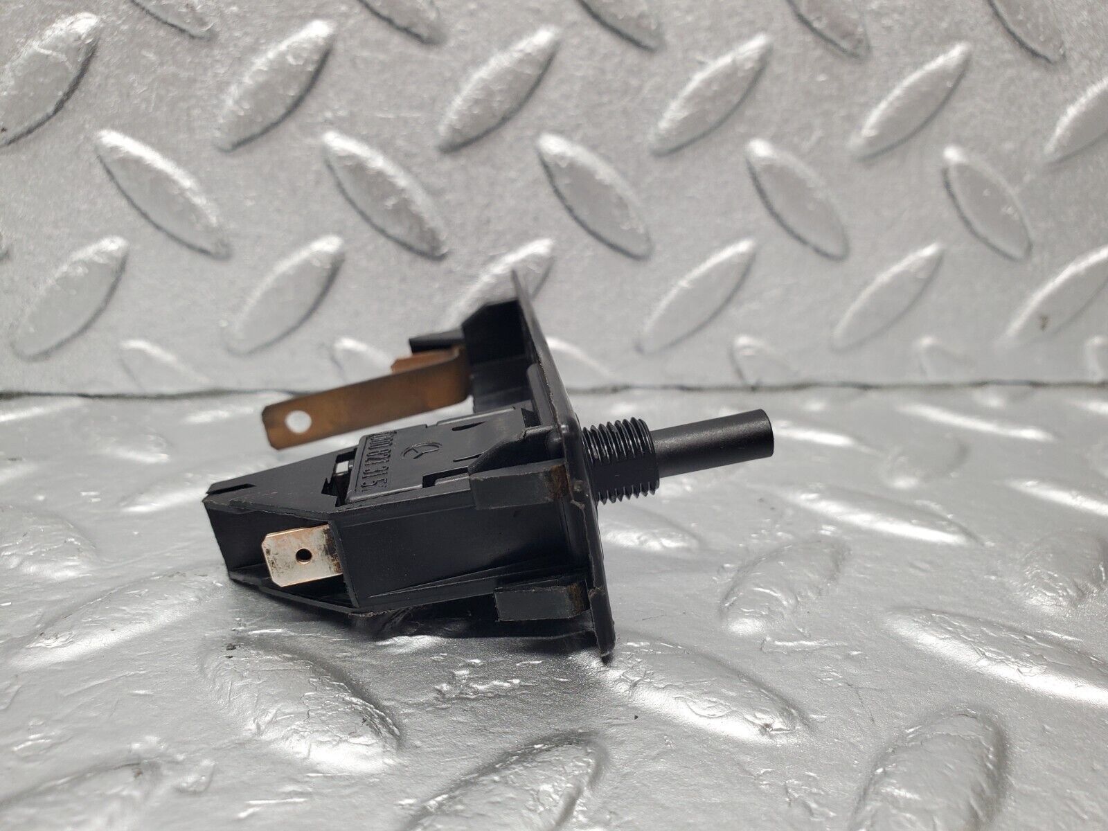 46537 Mercedes-Benz C123 280CE Coupe Trunk Boot Light Switch 1158202511 0008213152