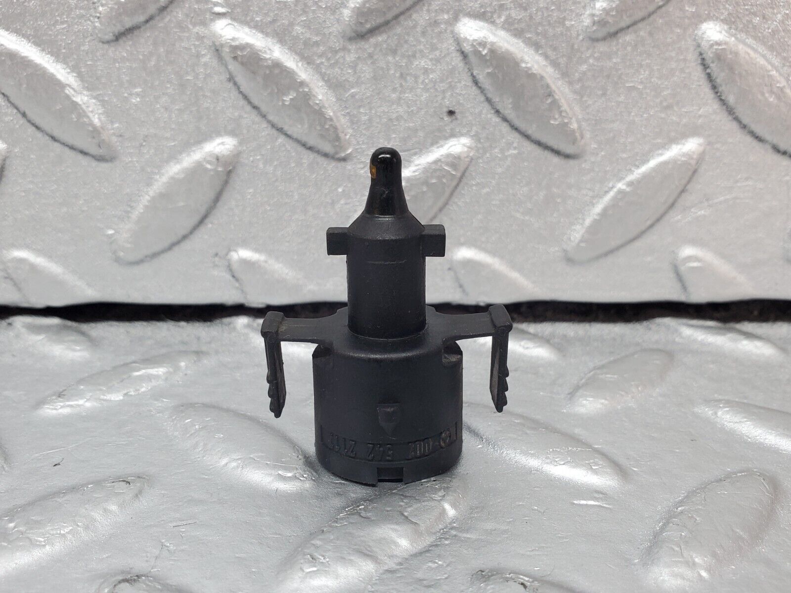 45572 Mercedes-Benz W126 420SE Air Intake Temperature Sensor Bosch 0280130047