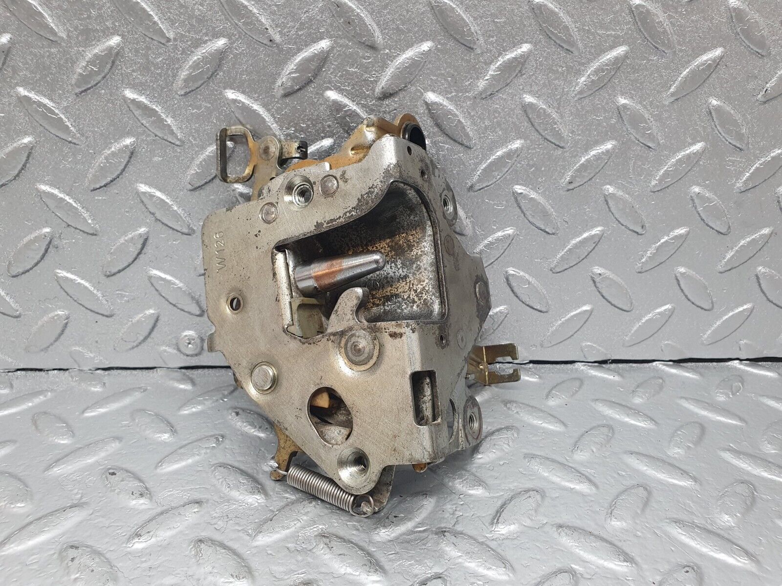 43643 Mercedes-Benz C126 380SEC Coupe Left Door Lock Mechanism