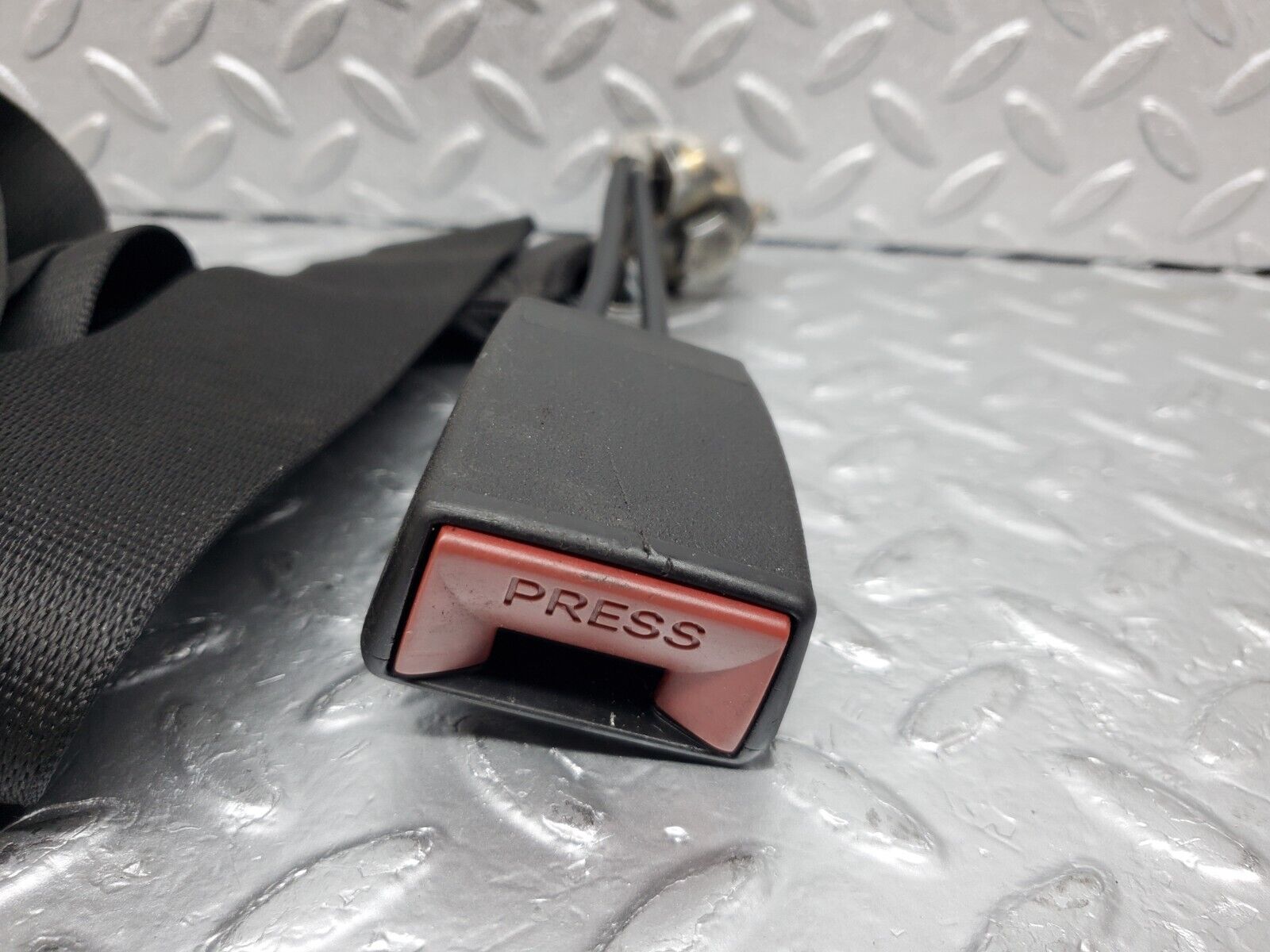 44839 Mercedes-Benz W124 220E Rear Seat Belt Set With Buckle 1248601286 1248608585 1248601696