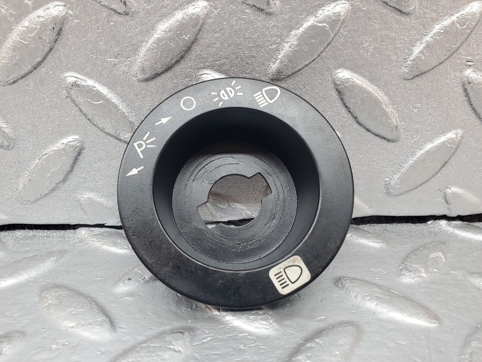 44526 Mercedes-Benz W123 280E Headlight Switch Knob 1075450530