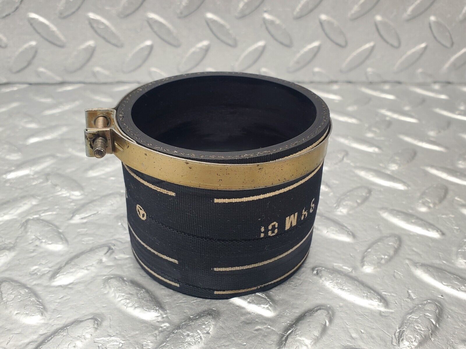 46183 Mercedes-Benz W124 280E Air Intake Manifold Hose 1041411783