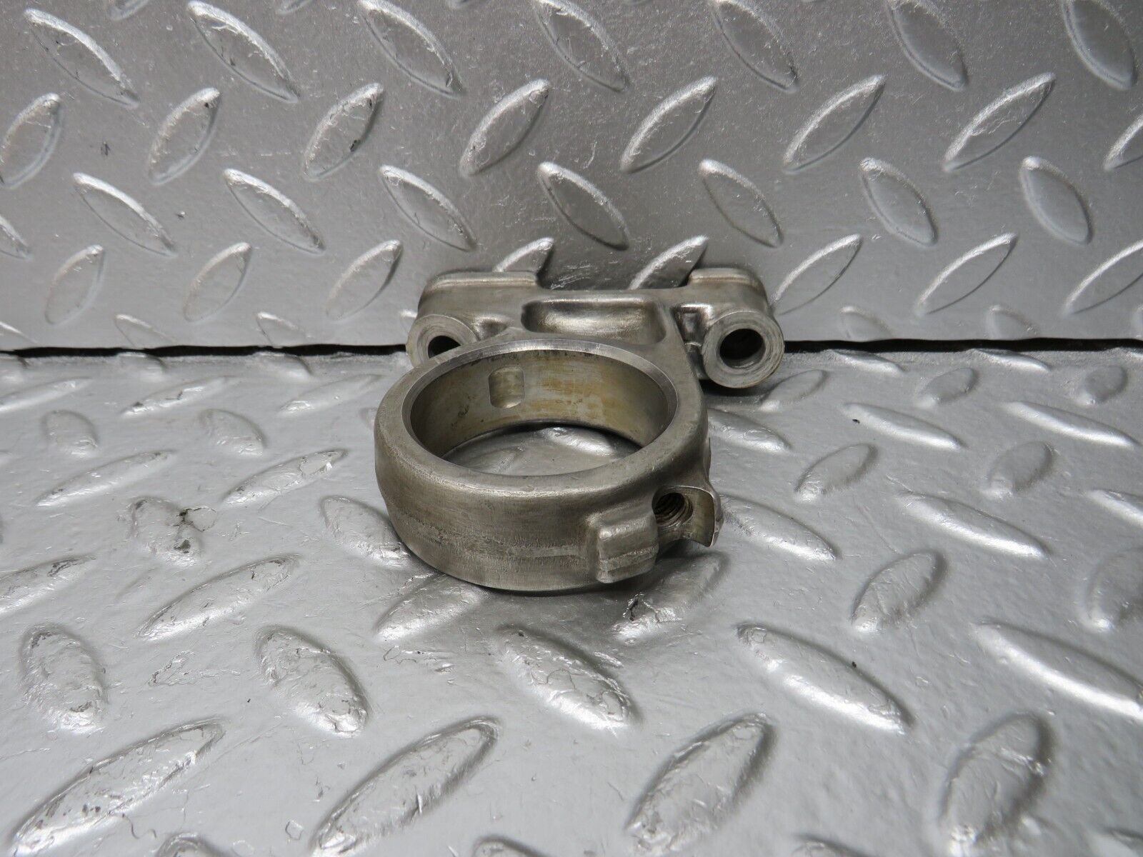 33090 Mercedes-Benz C107 R107 350 V8 Camshaft Tower Bearing 1160512112