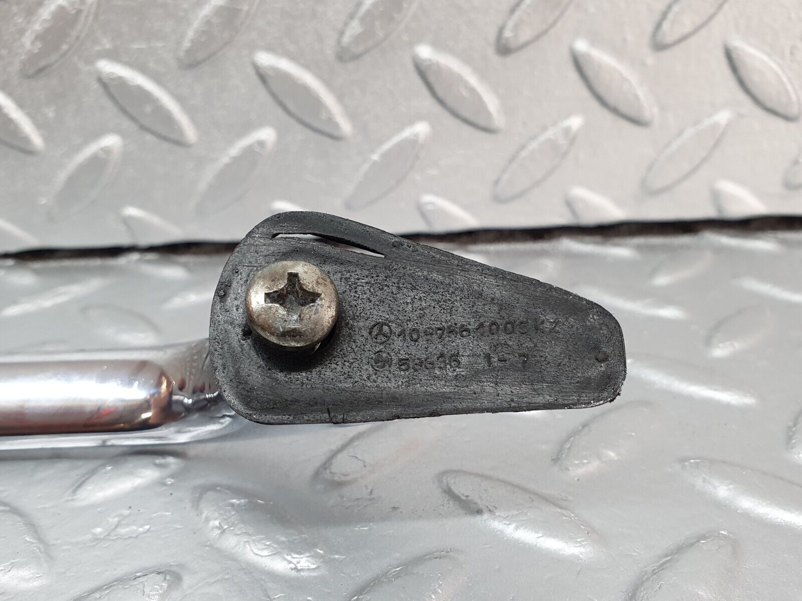 43159 Mercedes-Benz W108 280SE Front Right Door Exterior Handle No Key 1087661005 1087661205 1087661401