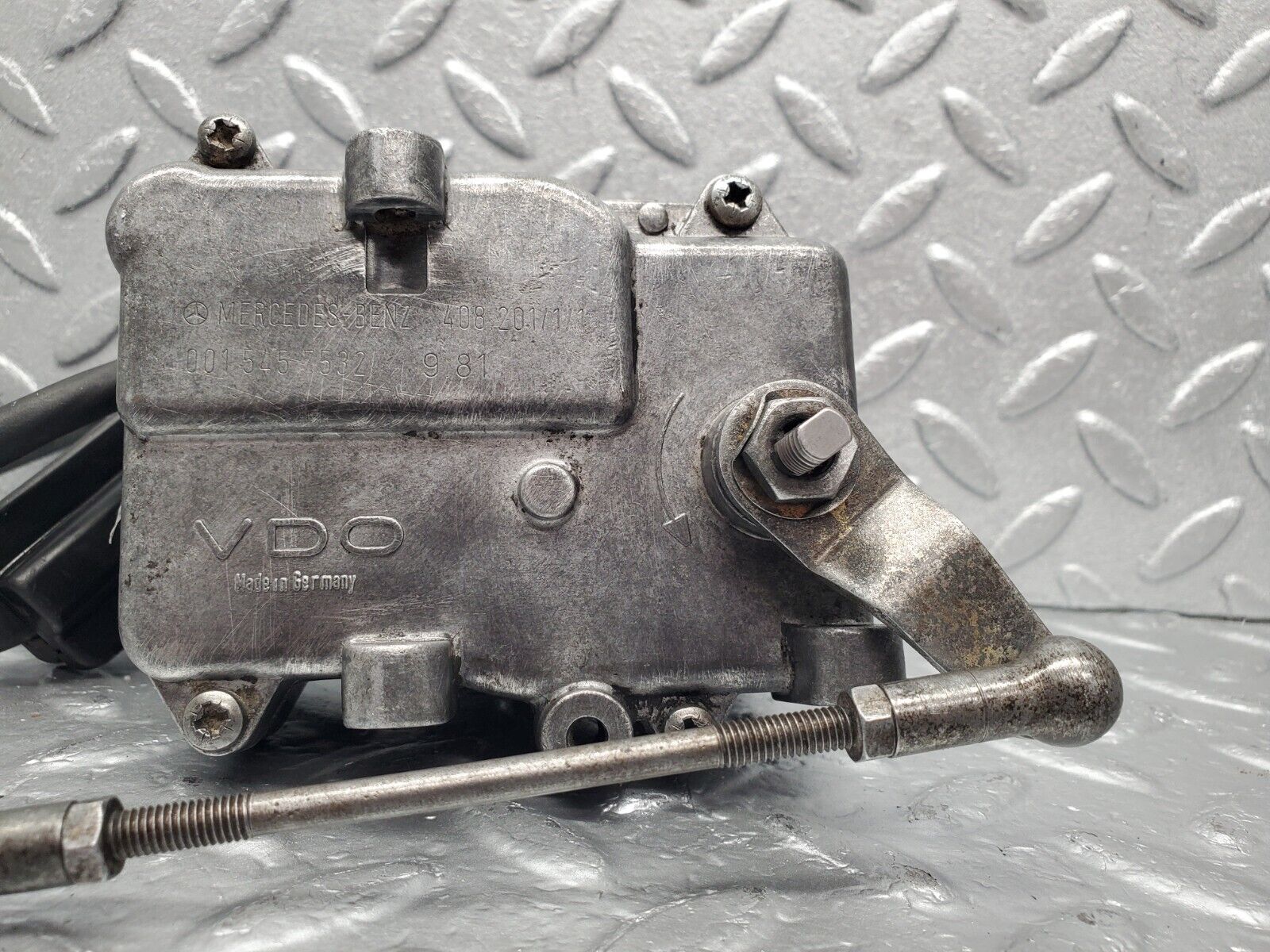 46652 Mercedes-Benz C123 280CE Coupe Cruise Control Actuator VDO 0015457532