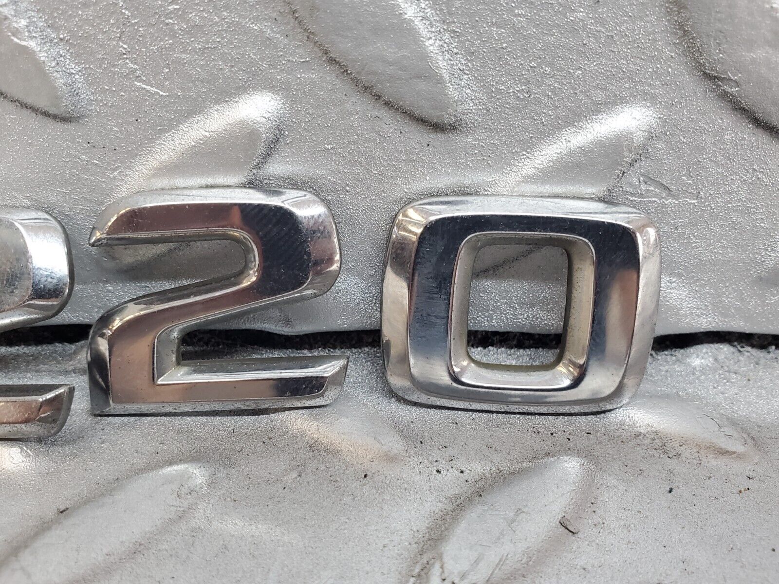 44754 Mercedes-Benz W124 220E Trunk Badge Emblem