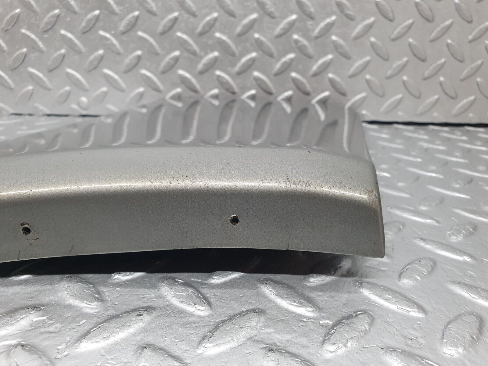 42732 Mercedes-Benz W201 190 2.0L Front Left Fender Wing Moulding Trim 2016905340