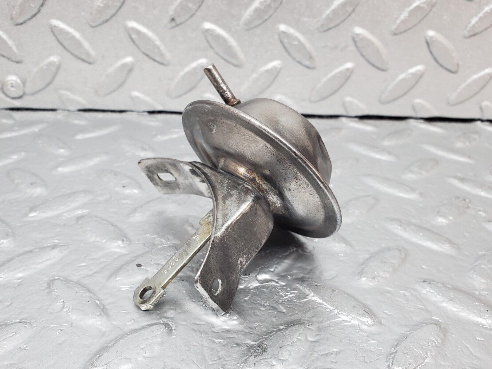 45427 Mercedes-Benz 280E M110.983 Ignition Distributor Vacuum Control Valve