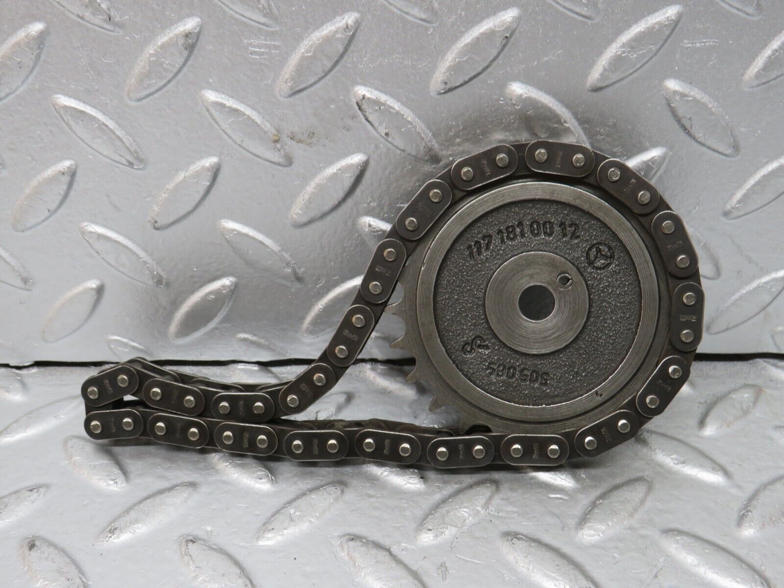 32871 Mercedes-Benz C107 R107 350 V8 Oil Pump Chain & Gear Sprocket 1171810012