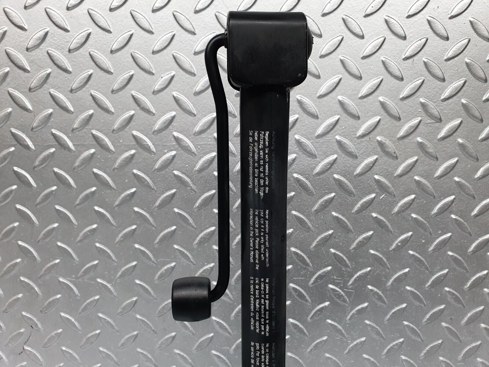 41785 Mercedes-Benz W202 C200 Car Jack 2105830115